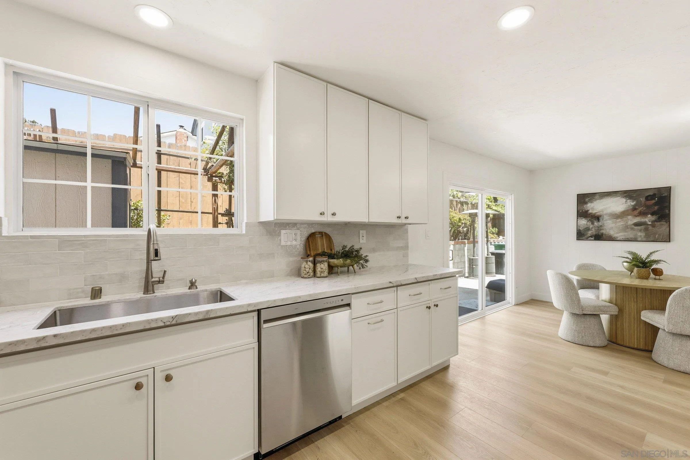 https://cdn.realtyfeed.com/cdn/127/260014957/b52380e49996fc77a6a1cbb1dd60d9f8.webp