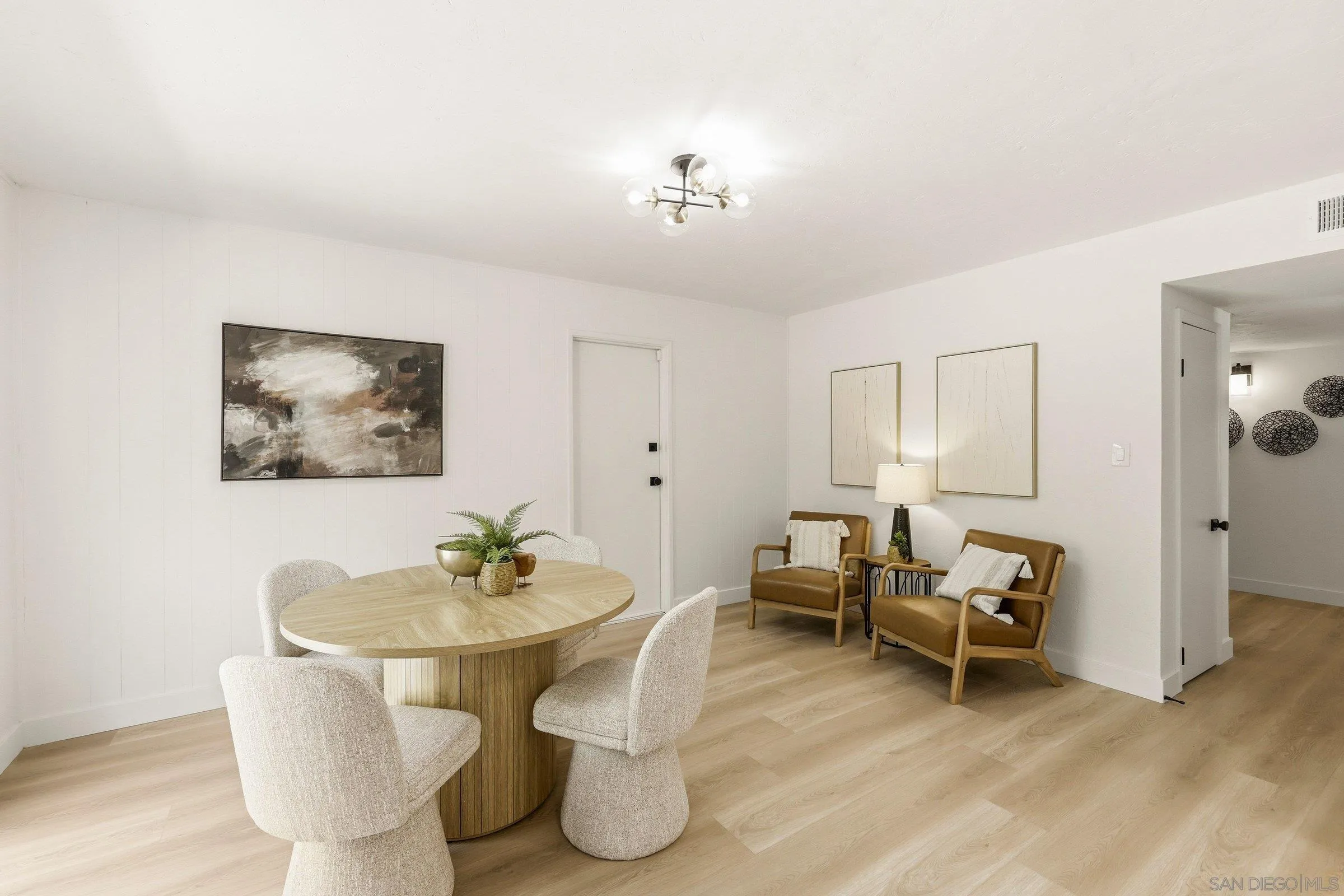 https://cdn.realtyfeed.com/cdn/127/260014957/b797601f05ee0bc63b90b11e9ee9d2ef.webp