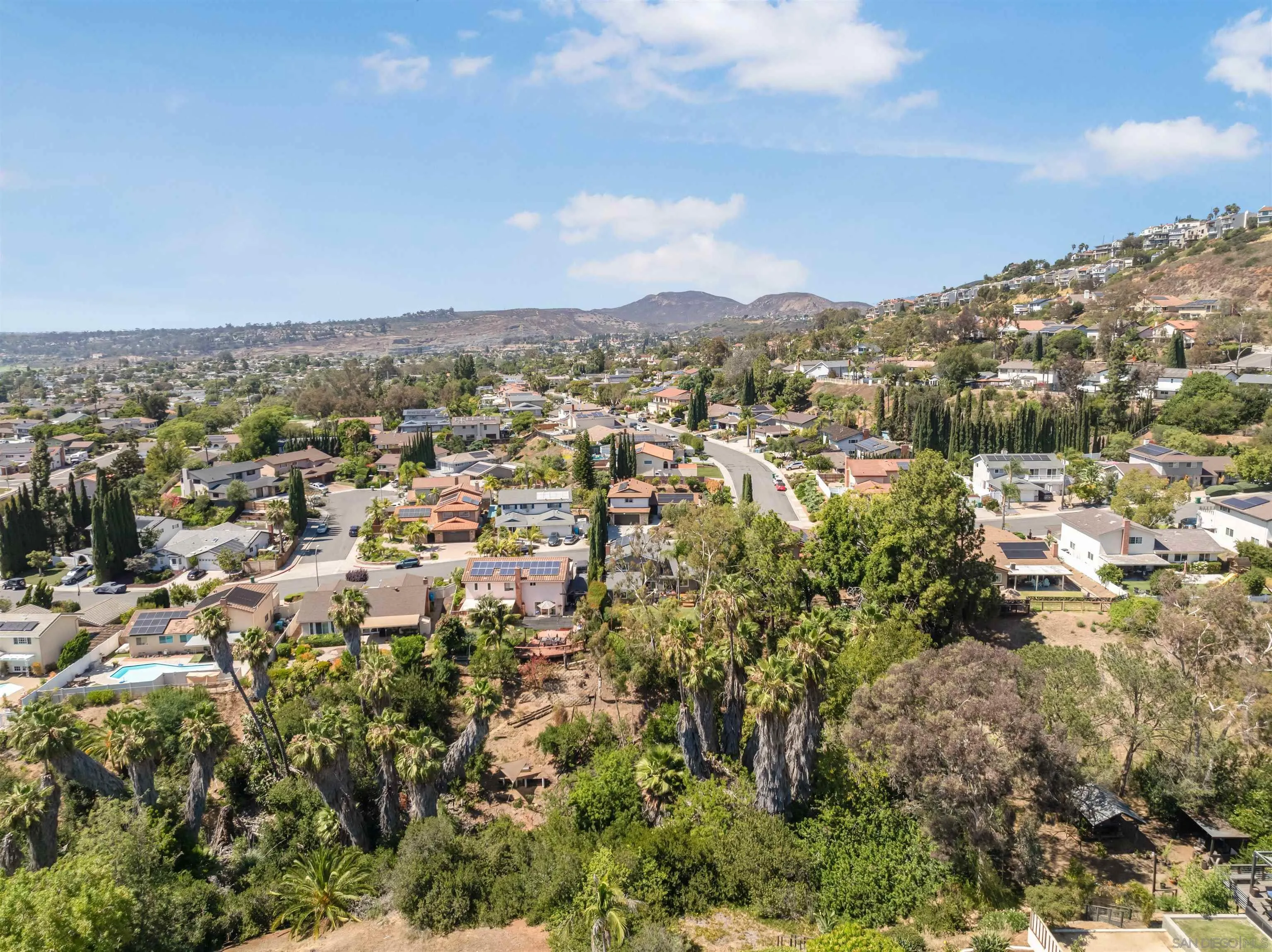 https://cdn.realtyfeed.com/cdn/127/260014959/003c000099f79185a889d501fb36f398.webp