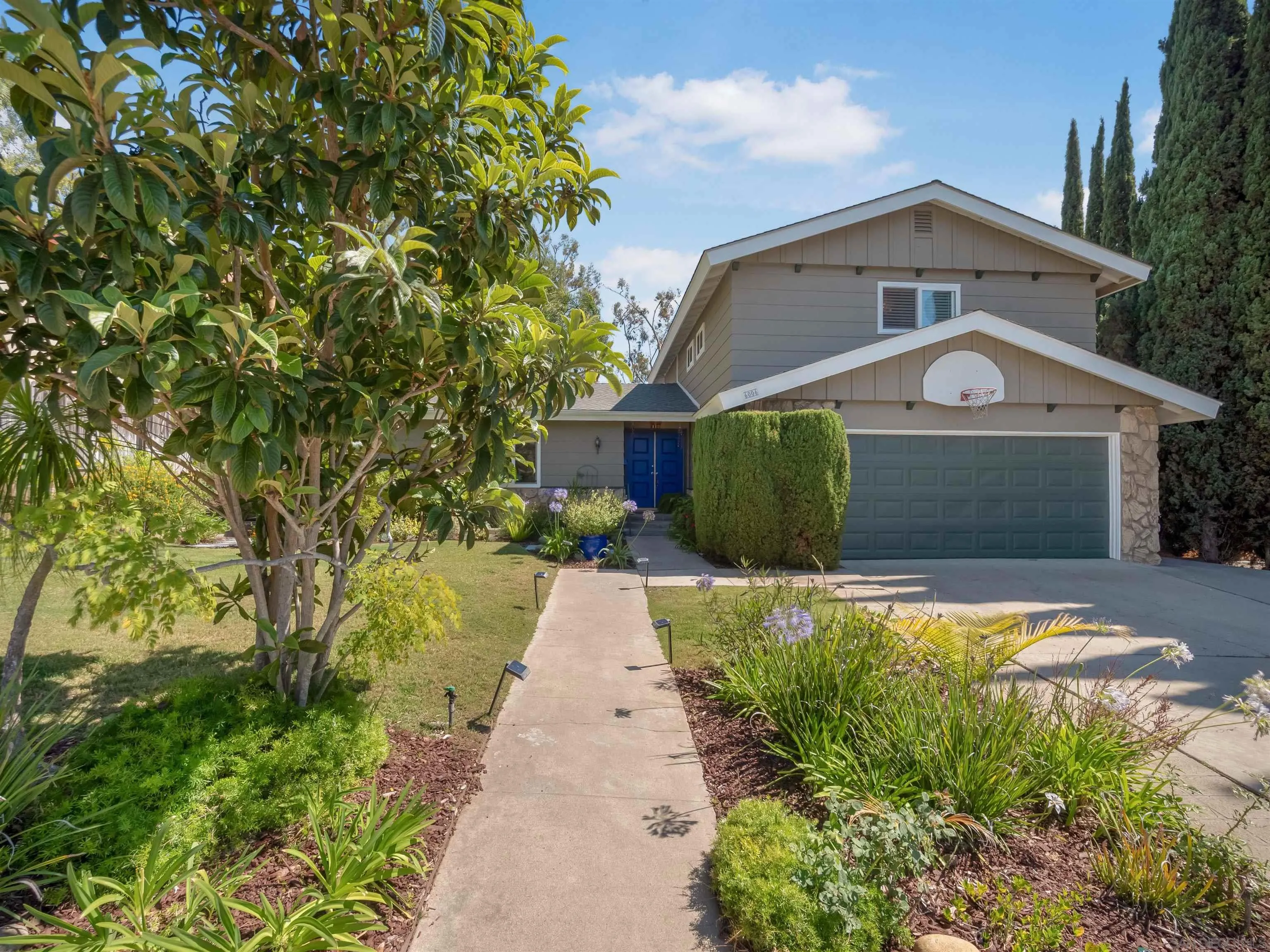https://cdn.realtyfeed.com/cdn/127/260014959/7bc4c3b38b68cd6d93ada0cccbbcb0cf.webp