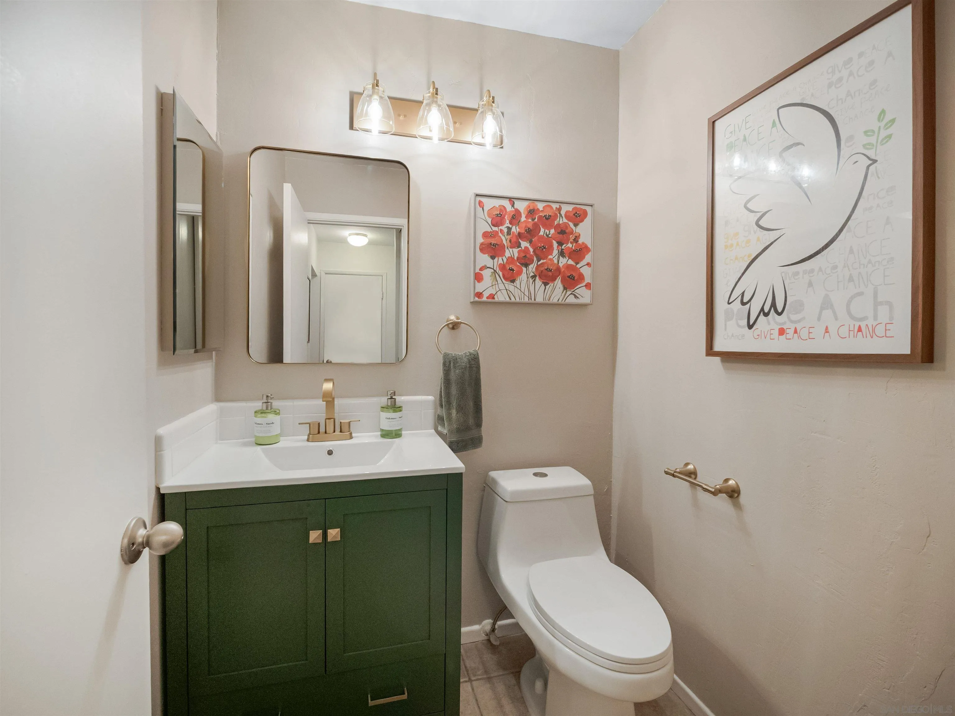 https://cdn.realtyfeed.com/cdn/127/260014959/7df94d92e501e3bbfc486d9ed19155fe.webp