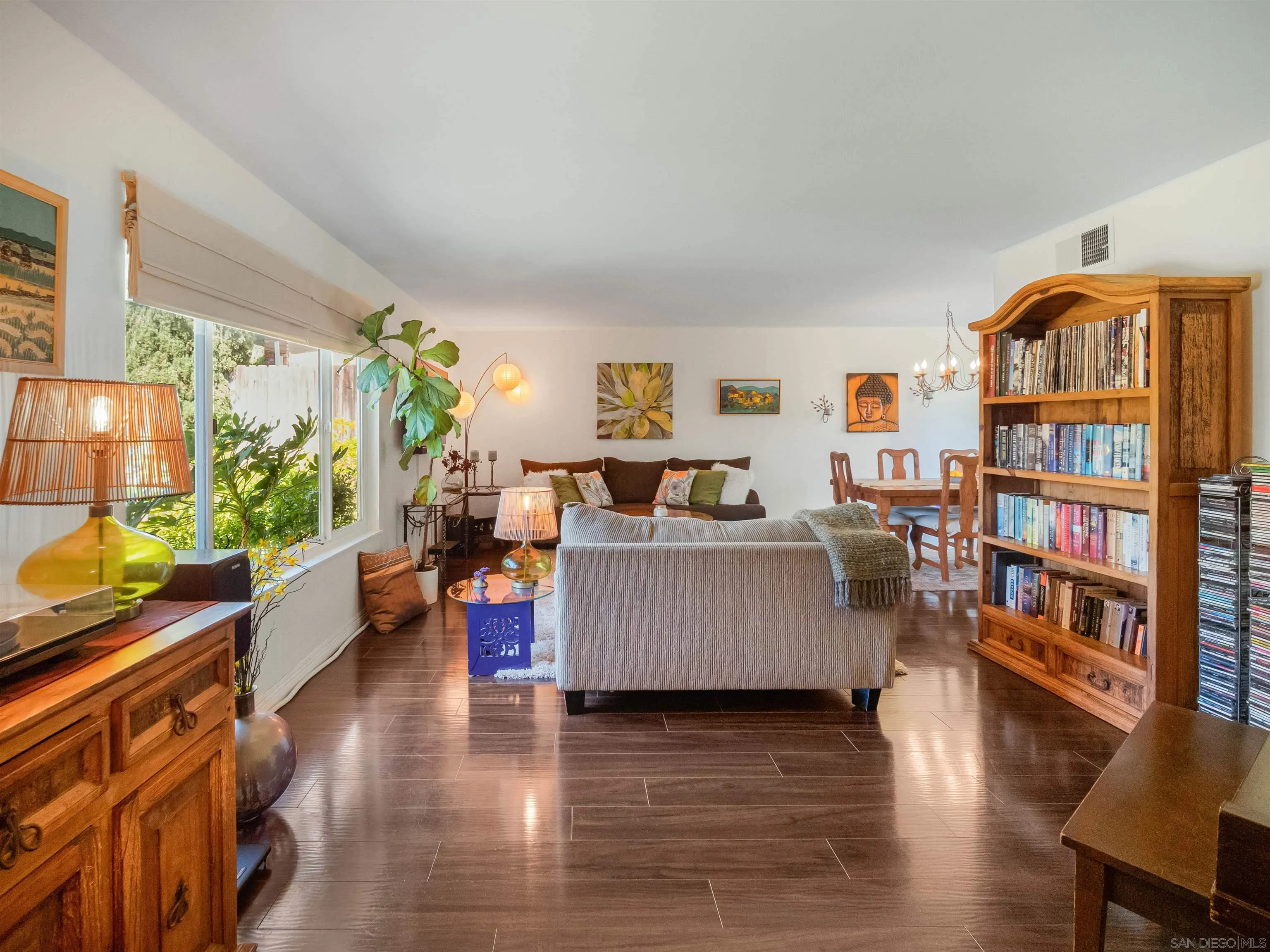 https://cdn.realtyfeed.com/cdn/127/260014959/82afd4326243b7facf4ccf9d126ff131.webp