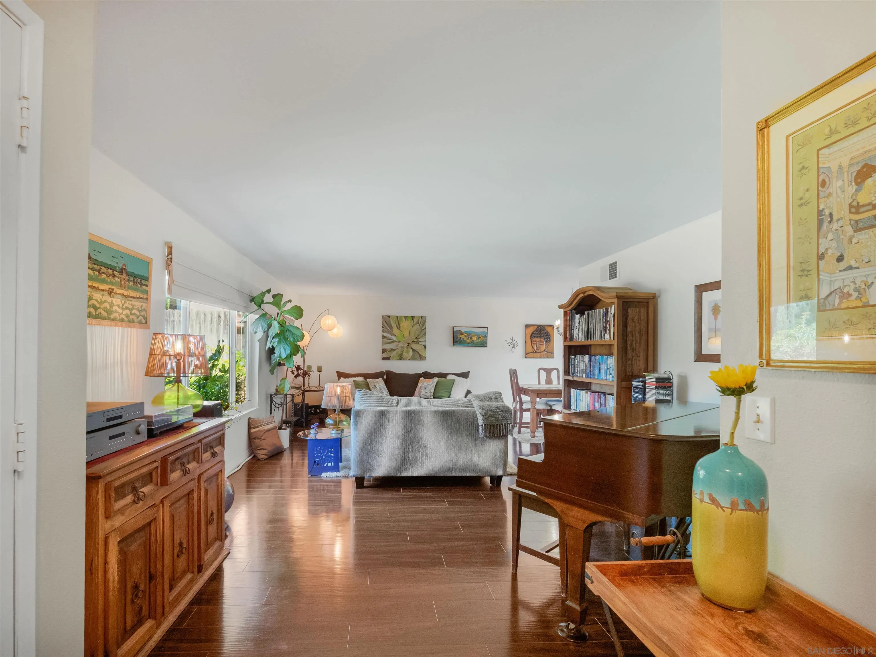 https://cdn.realtyfeed.com/cdn/127/260014959/daa165ba19bc99159e65b5a5e7b2cd87.webp