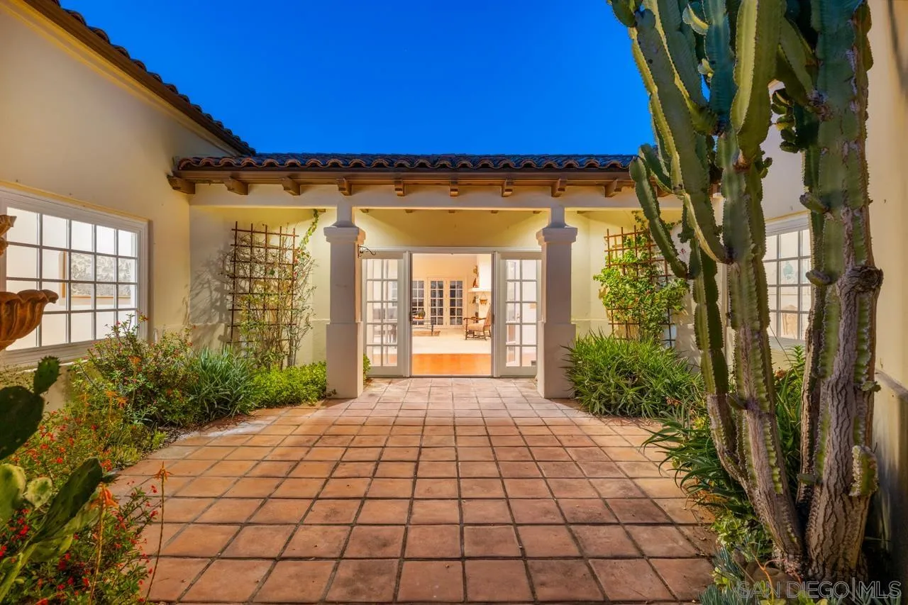 https://cdn.realtyfeed.com/cdn/127/260014961/0d1b20d8cbb26ed64b46464c291dad9c.webp