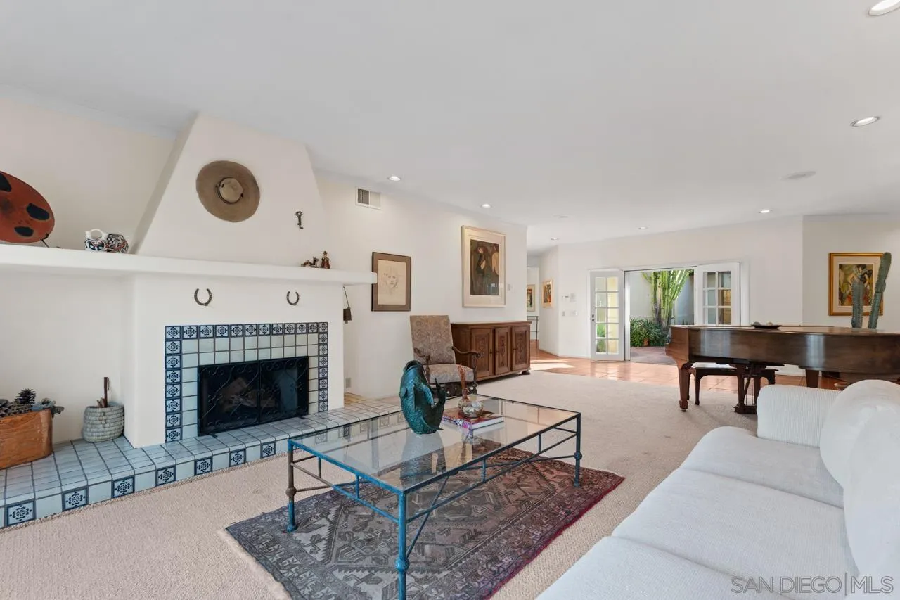 https://cdn.realtyfeed.com/cdn/127/260014961/165ce7dc4816a8979a72ea66c5a07f29.webp