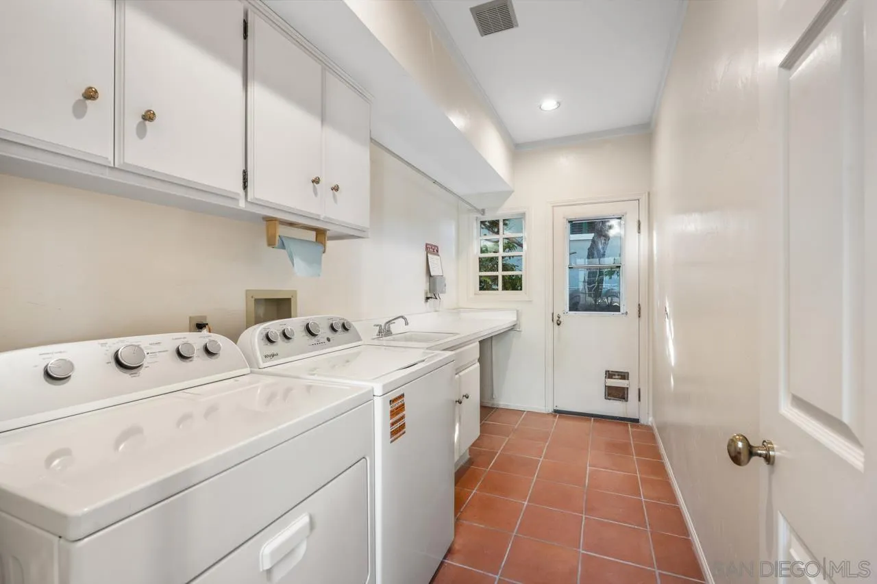 https://cdn.realtyfeed.com/cdn/127/260014961/34fd4bedd66ed8cd4e6995b625863aa9.webp
