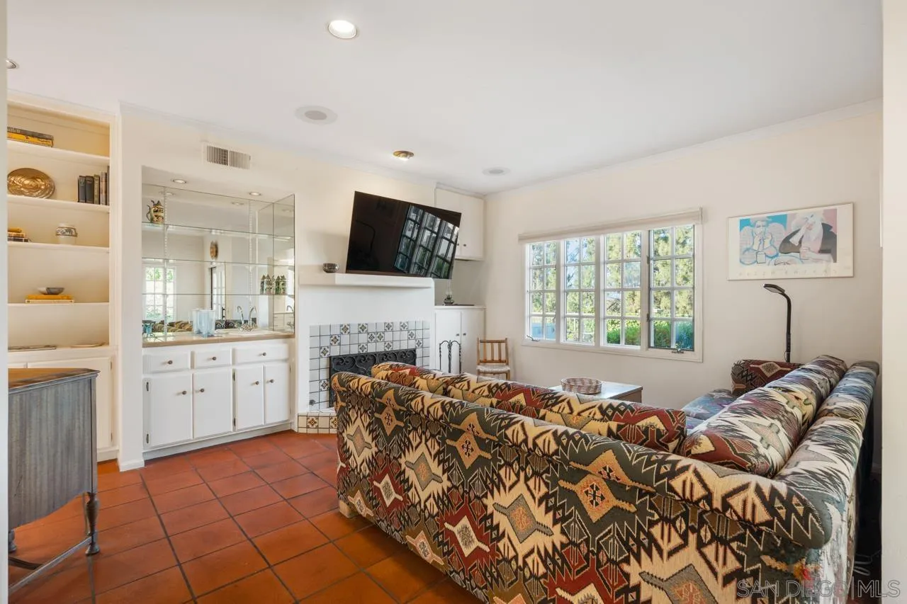 https://cdn.realtyfeed.com/cdn/127/260014961/d33a83c29be2b0928d29b90fc5cf43eb.webp