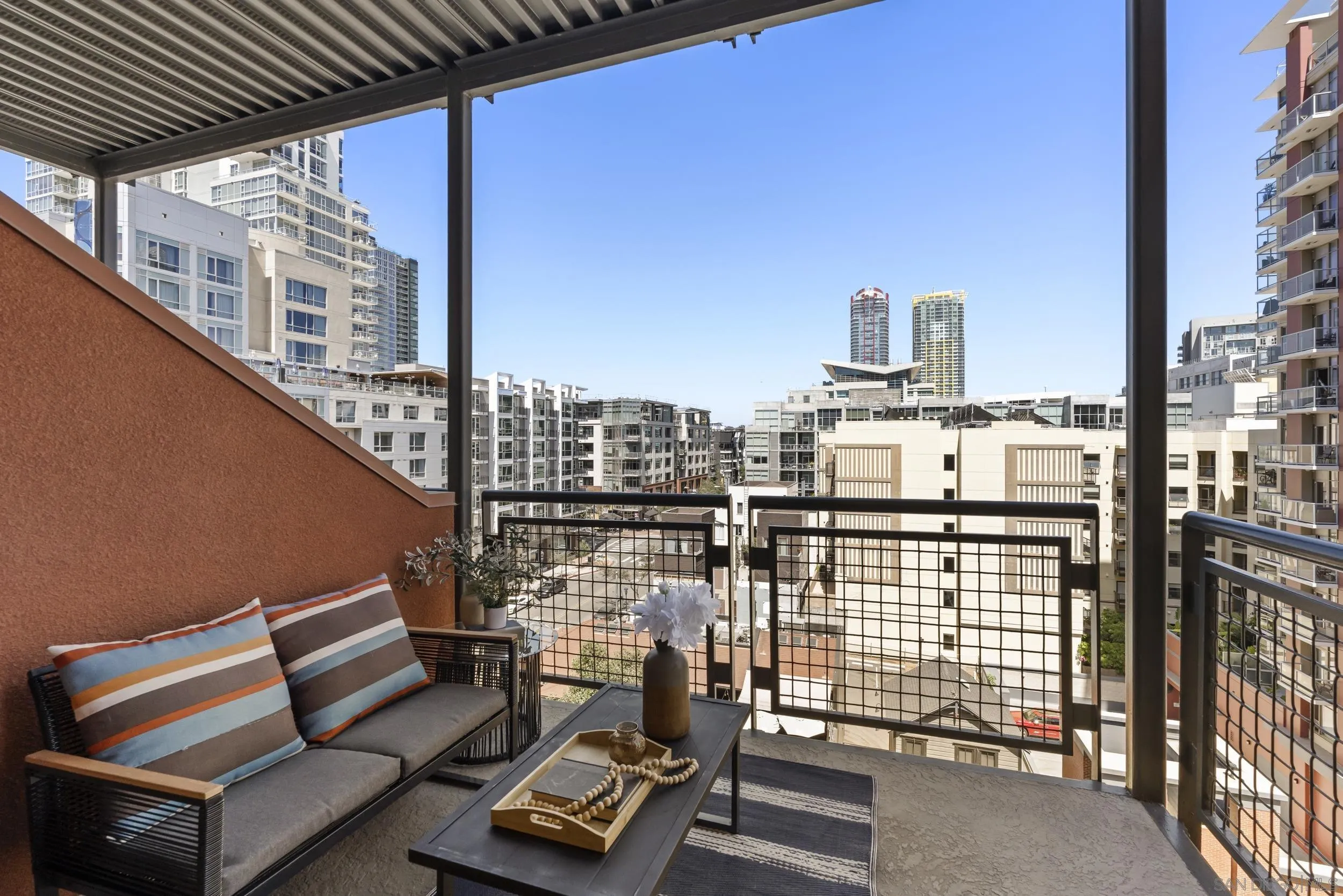 https://cdn.realtyfeed.com/cdn/127/260014962/01c7ceb37f520ad434443d421ef1fc70.webp