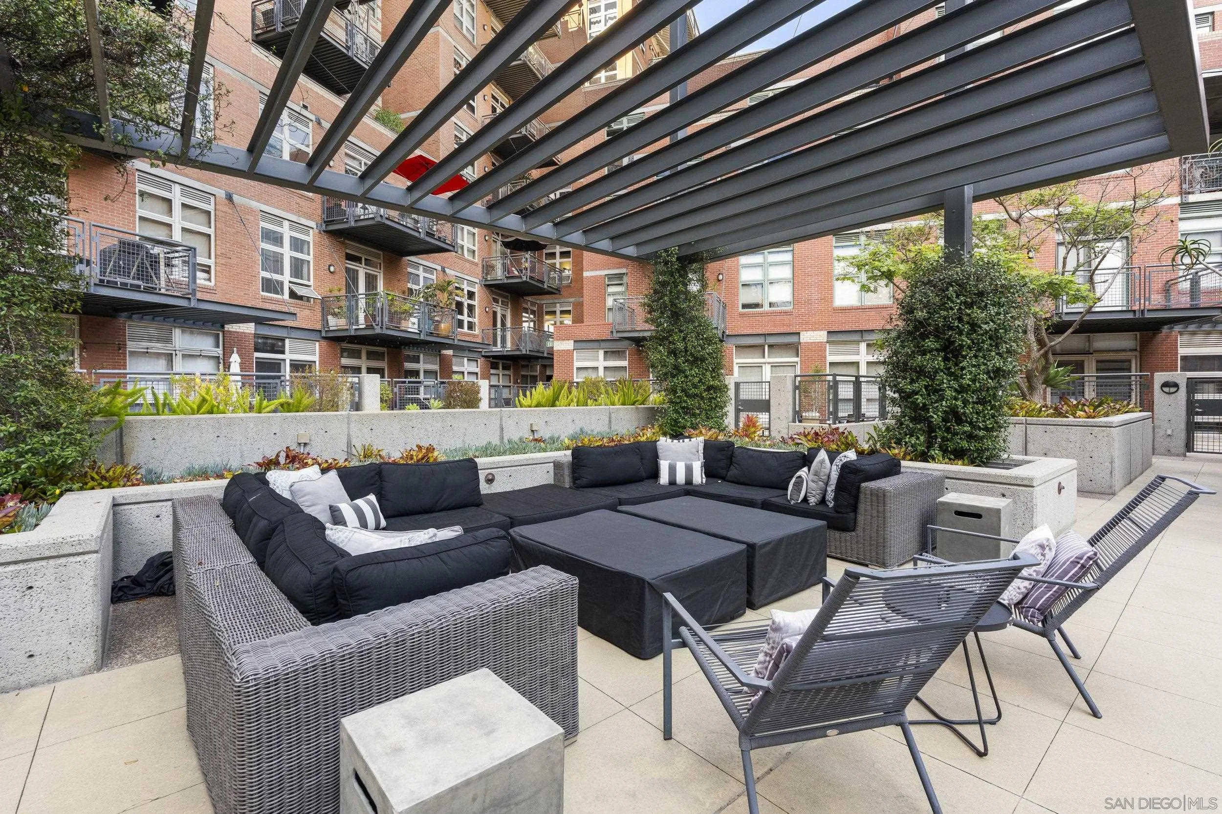 https://cdn.realtyfeed.com/cdn/127/260014962/2310b324c773e1ee4f8a63cc58b5b1d0.webp
