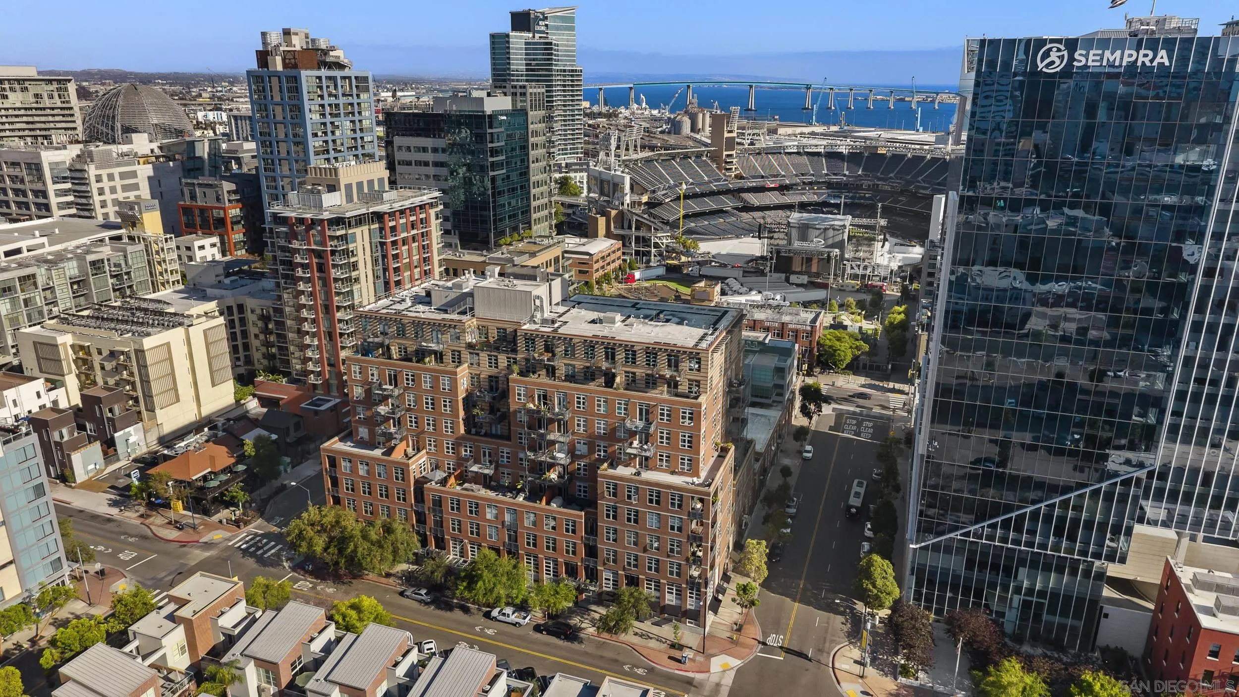 https://cdn.realtyfeed.com/cdn/127/260014962/3e7dbc2ca385fc6119e9fe0759dd12bb.webp