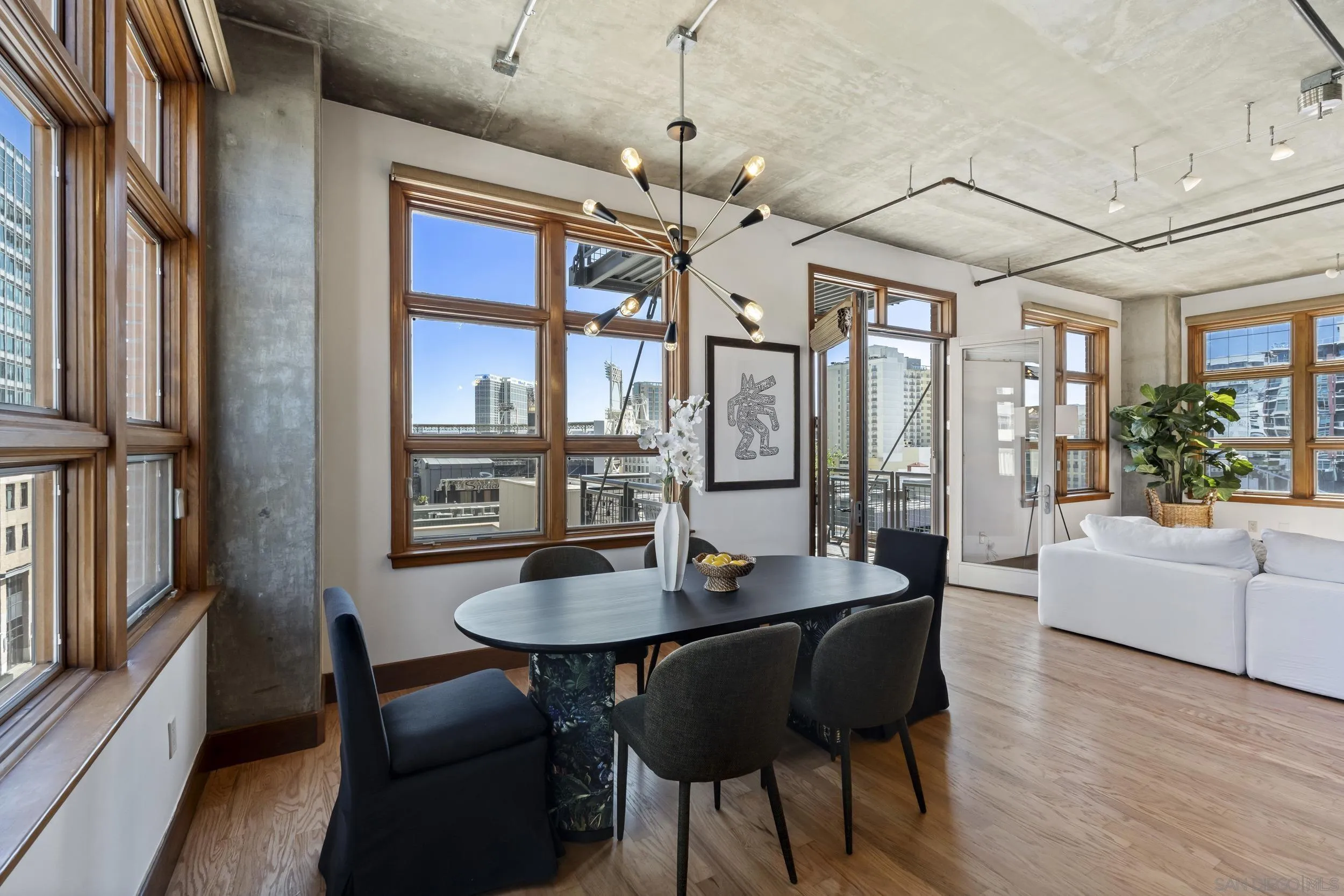 https://cdn.realtyfeed.com/cdn/127/260014962/4793b45d37ee4db5b8d524744f507890.webp