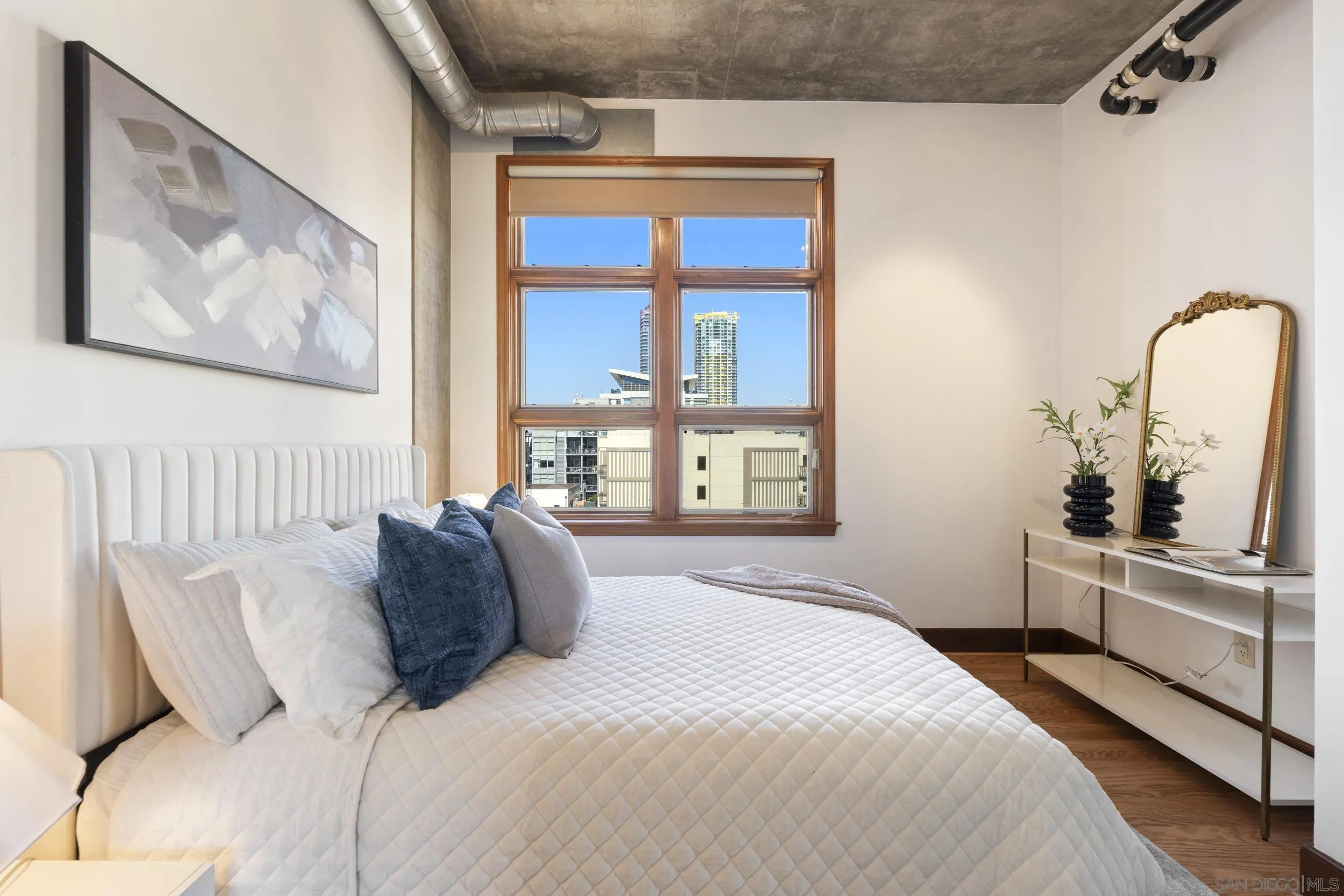 https://cdn.realtyfeed.com/cdn/127/260014962/53707681c1cdc8a018f559cb64630021.webp