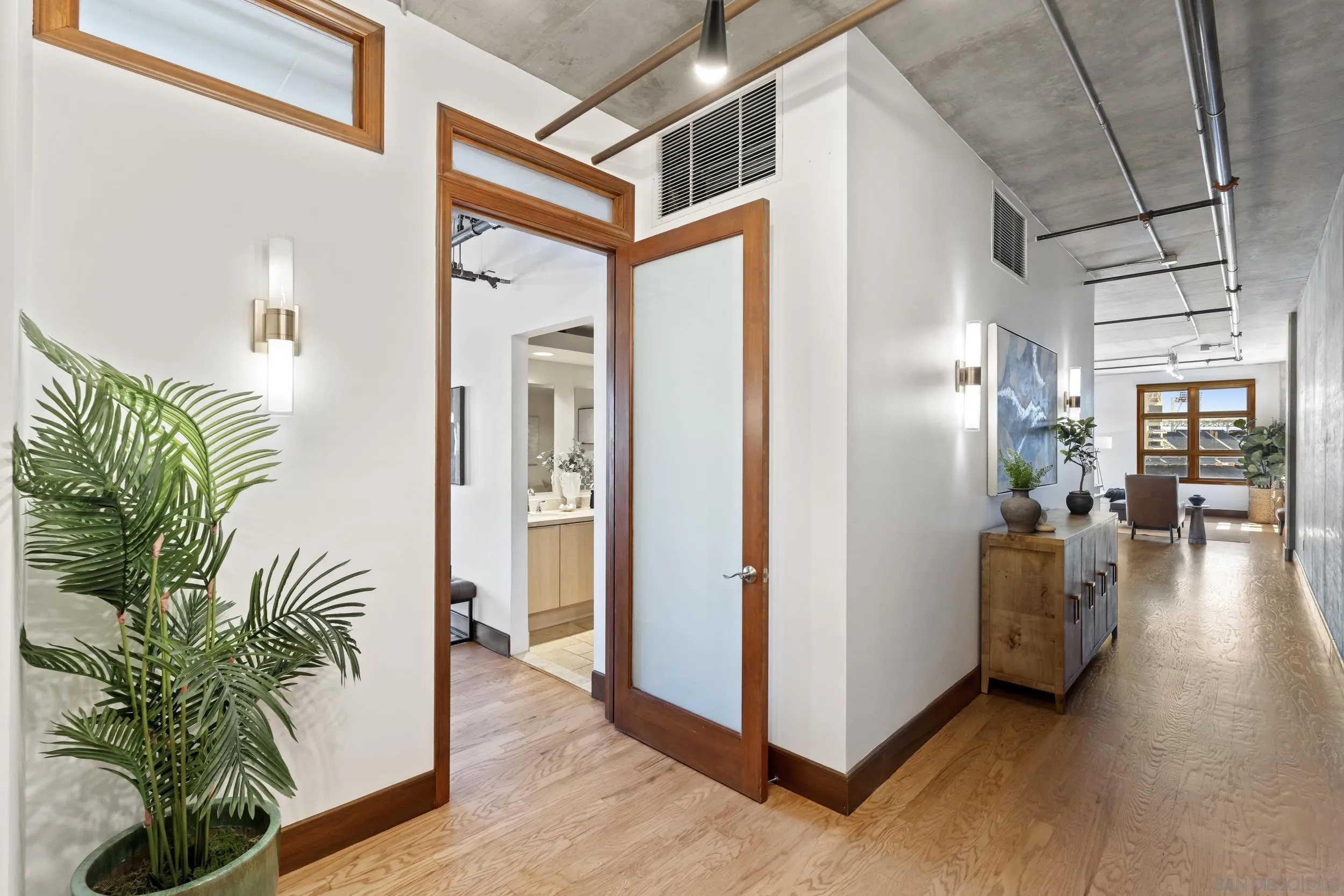 https://cdn.realtyfeed.com/cdn/127/260014962/64f3043b9d48a54608f96790840d105f.webp