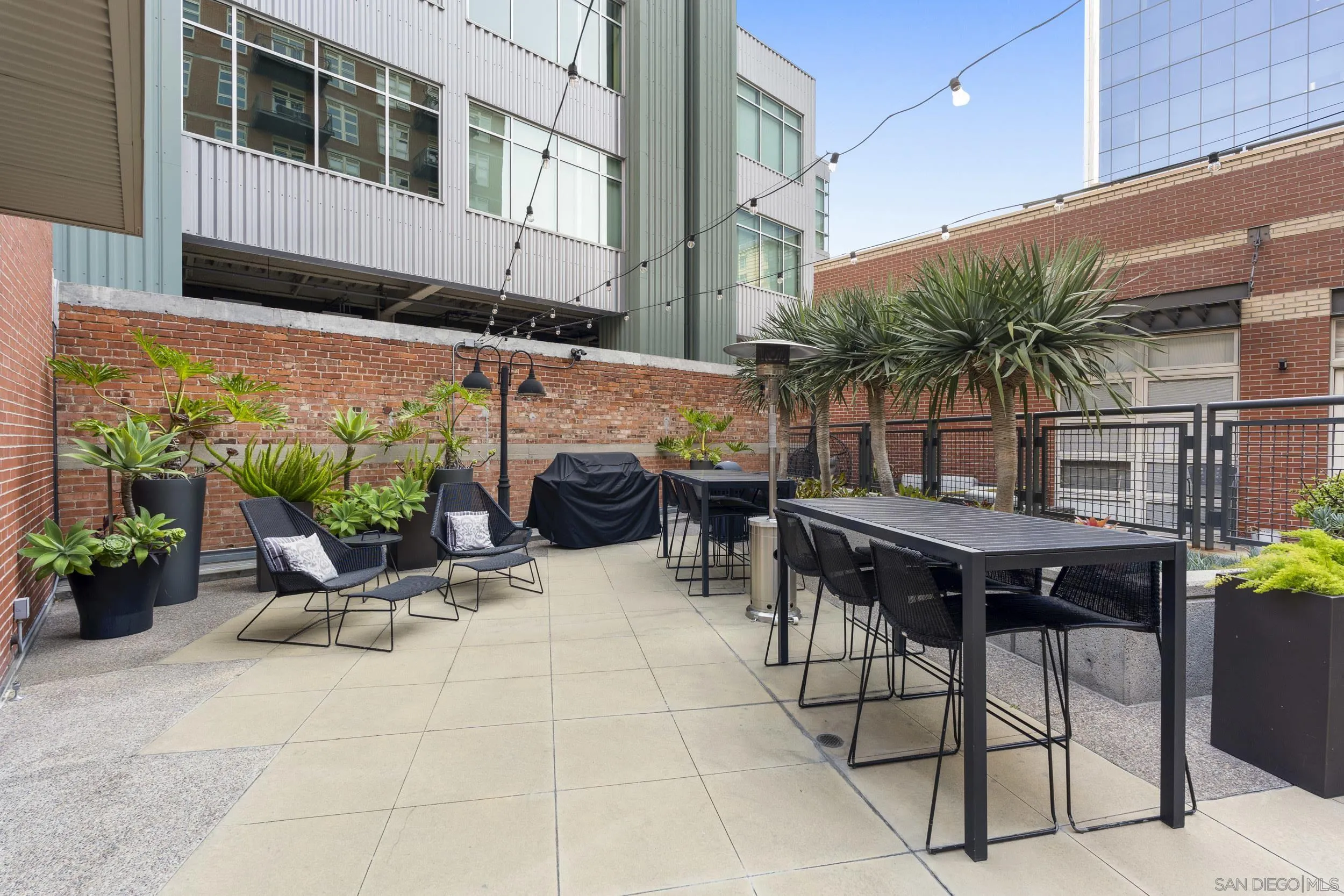 https://cdn.realtyfeed.com/cdn/127/260014962/89f09717affb80e222f52ee3810d08ec.webp