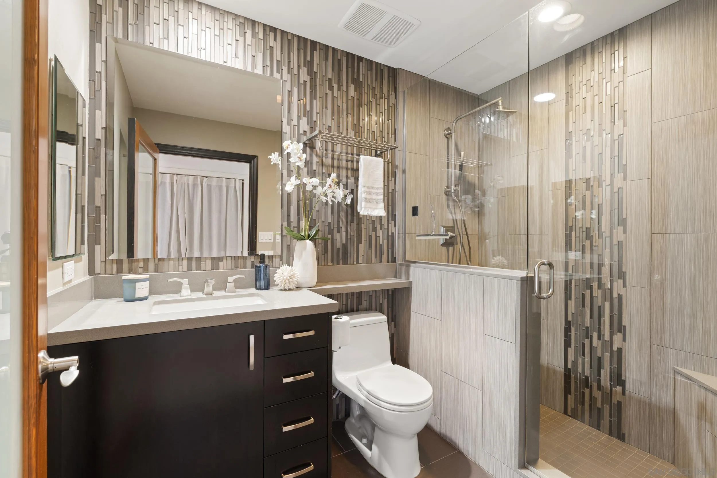 https://cdn.realtyfeed.com/cdn/127/260014962/93a827a8e33e3b395d254f07d1e542c2.webp