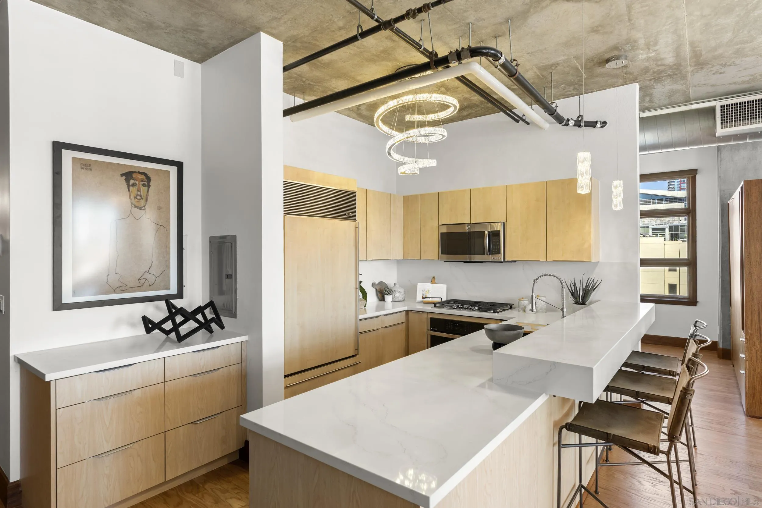 https://cdn.realtyfeed.com/cdn/127/260014962/962f433b5b4b6d78548d00e688c763a5.webp