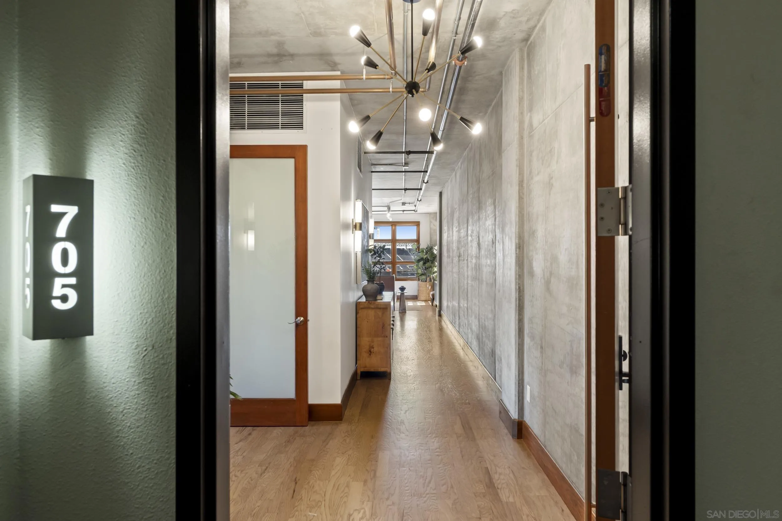 https://cdn.realtyfeed.com/cdn/127/260014962/9eb945a04e8ad501e6e4a74b5aa22971.webp