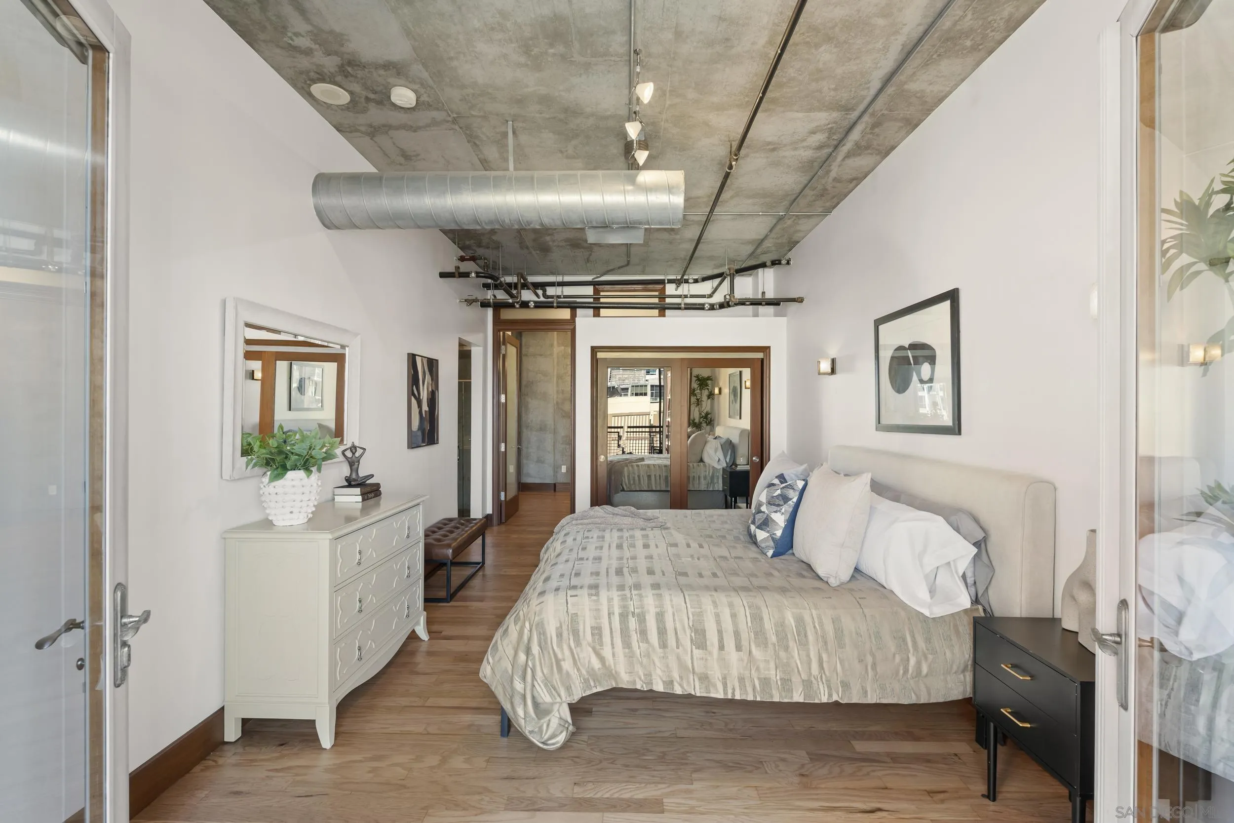 https://cdn.realtyfeed.com/cdn/127/260014962/e374a4c271adfb8993ee06ca983a8833.webp