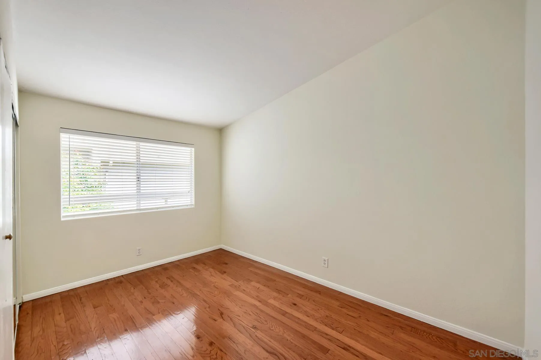 Photo #13: 260014964 Listing: Photo #13