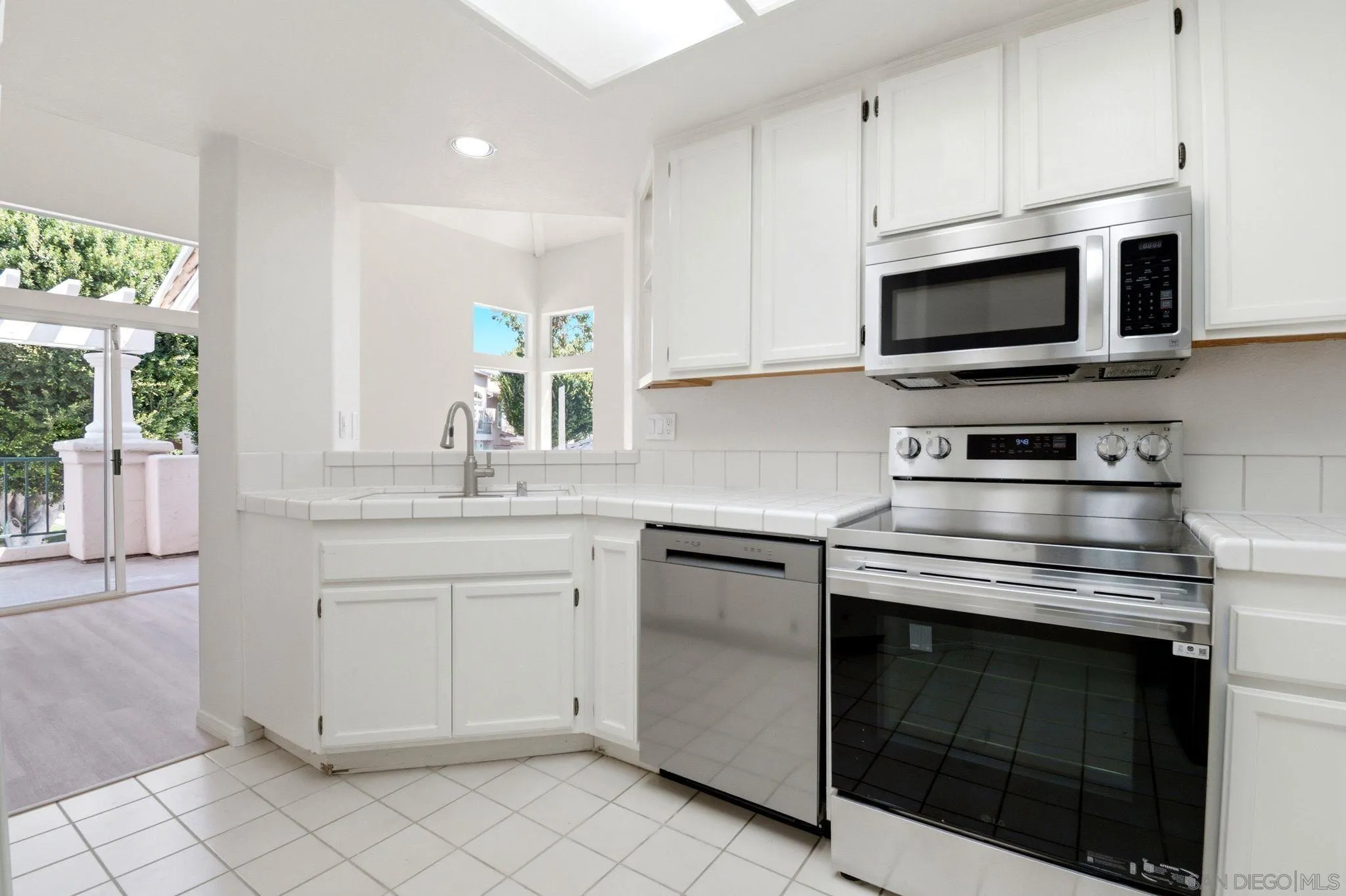 Photo #9: 260014965 Listing: Photo #9