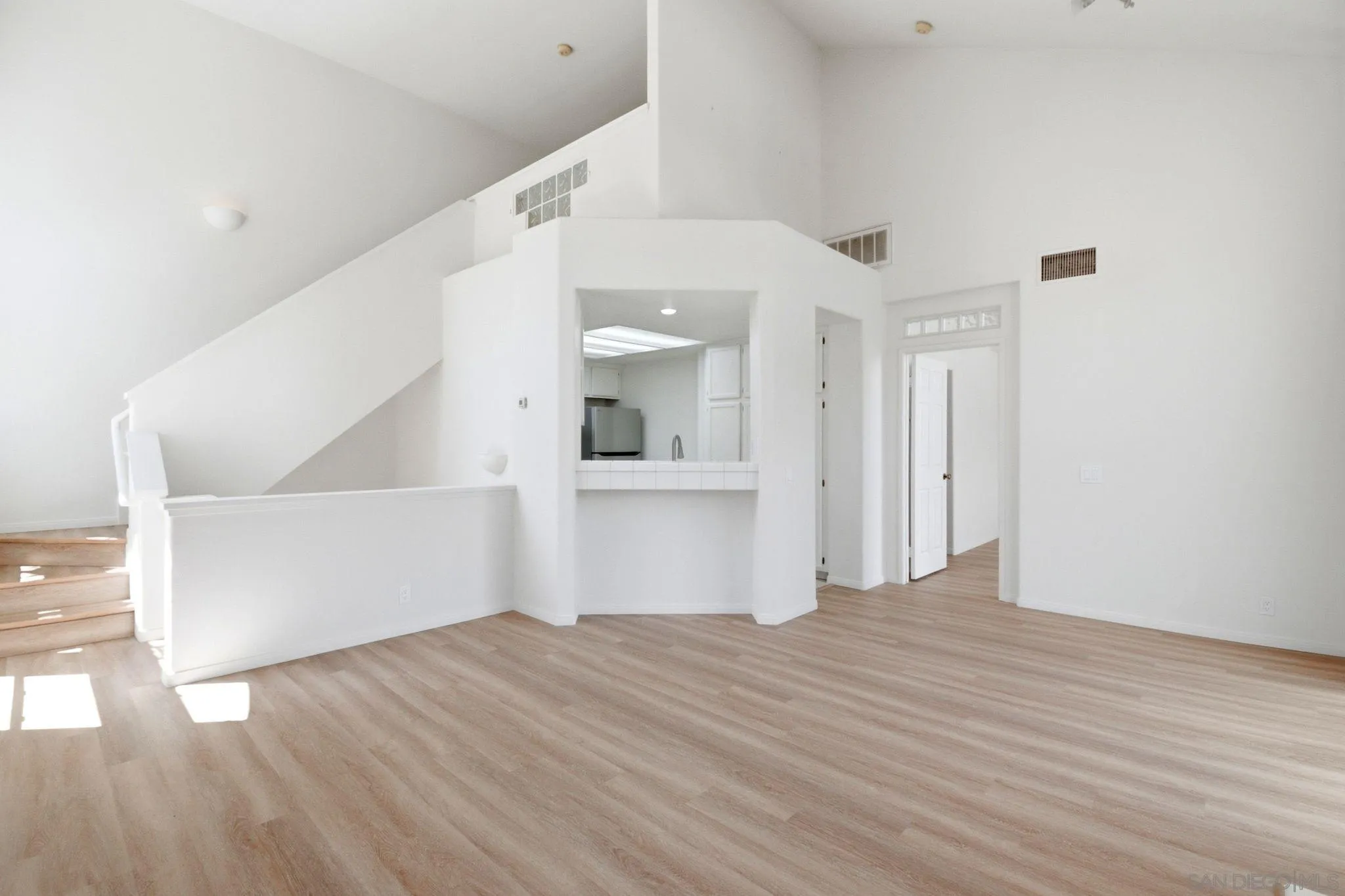 Photo #6: 260014965 Listing: Photo #6