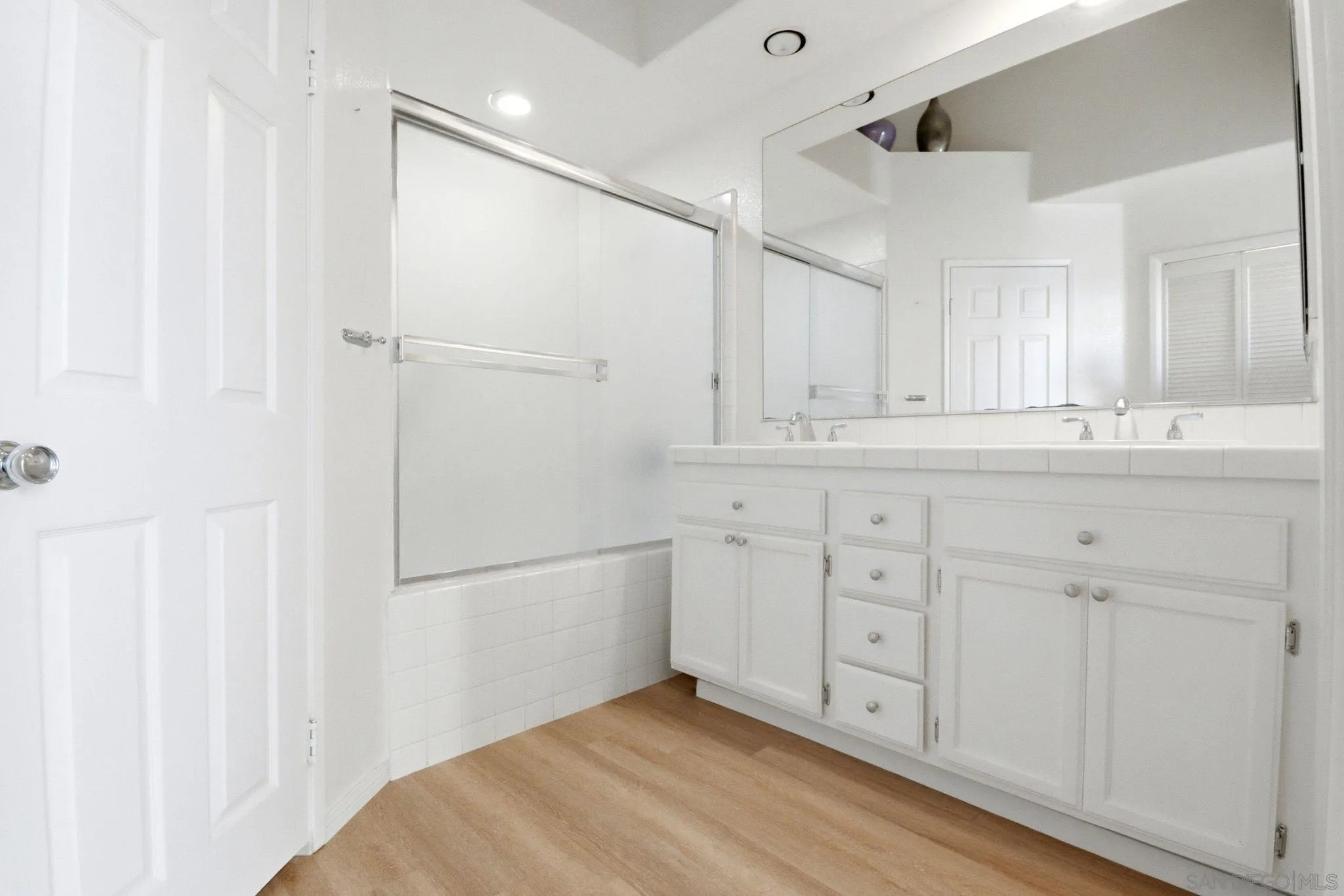 Photo #11: 260014965 Listing: Photo #11