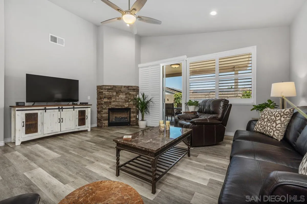 https://cdn.realtyfeed.com/cdn/127/260014966/9ba9711656d0b34f0610e6df2fff71d1.webp