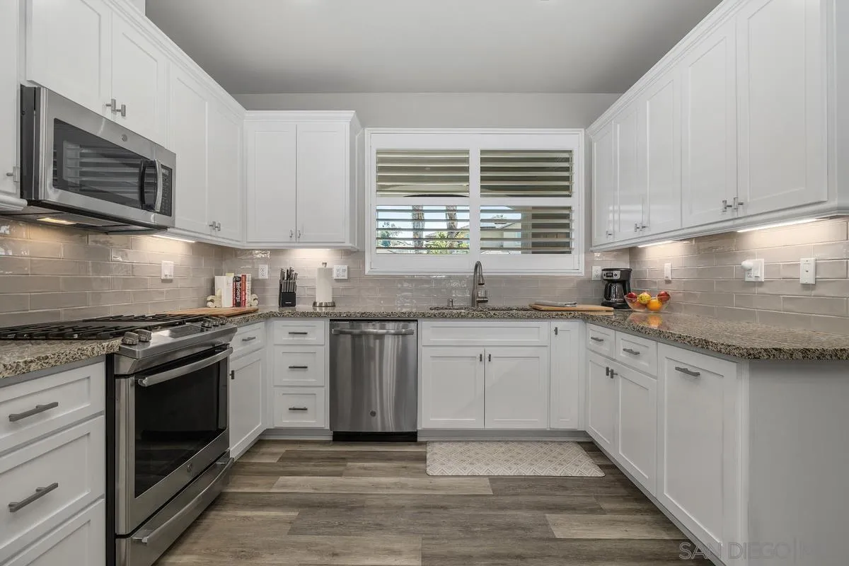 https://cdn.realtyfeed.com/cdn/127/260014966/d245fbeba13fa32eee81ac51119a383d.webp