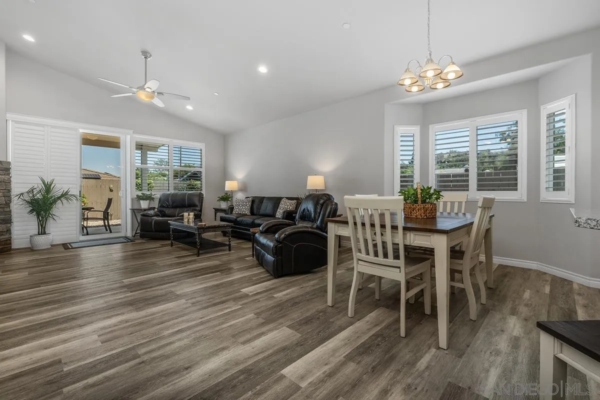 https://cdn.realtyfeed.com/cdn/127/260014966/ee132eb335d078d7ae43fae087e769d4.webp