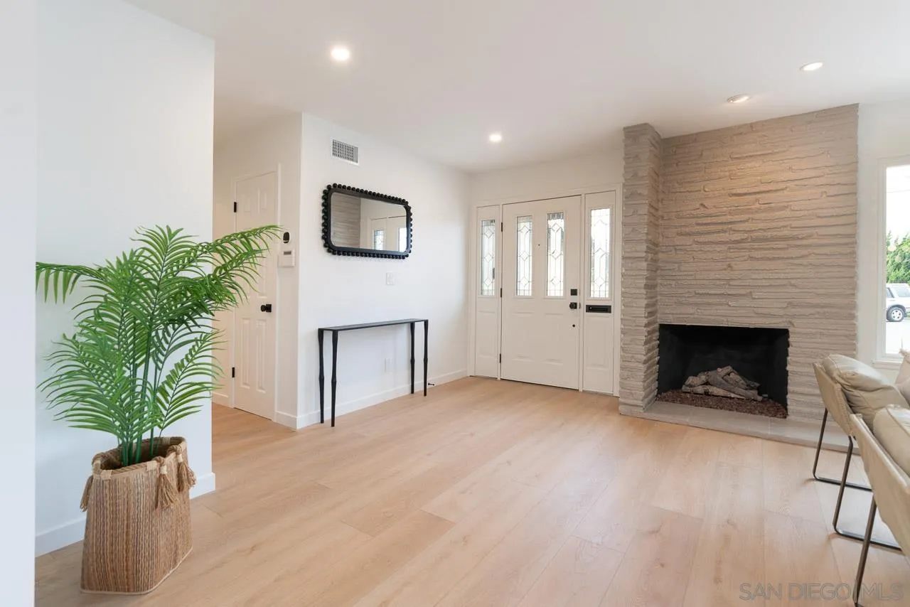 https://cdn.realtyfeed.com/cdn/127/260014967/5bfd78e6be0a0e7a0e02ee837050cba1.webp
