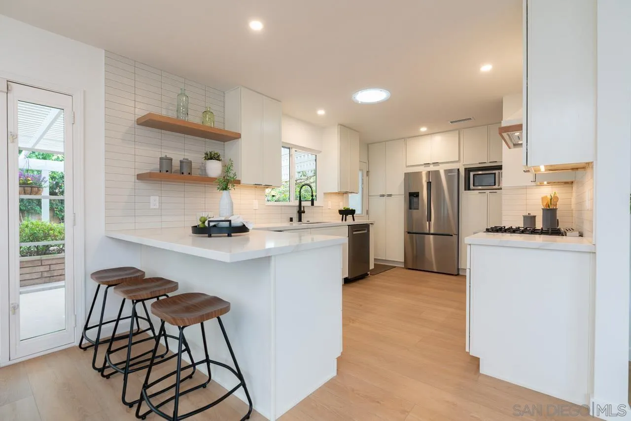 https://cdn.realtyfeed.com/cdn/127/260014967/5da871970a34c8b9f67725810f86b0d3.webp