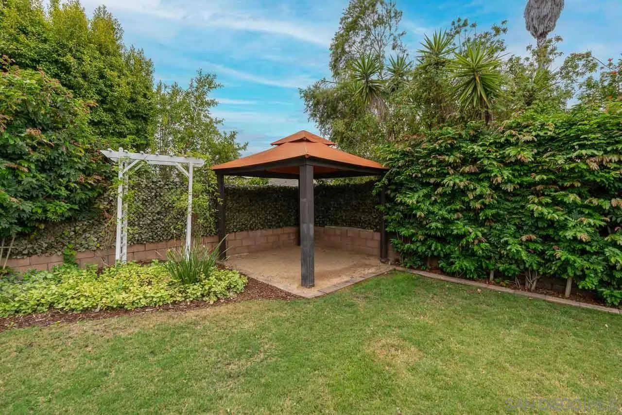 https://cdn.realtyfeed.com/cdn/127/260014967/66d1d5406131fcfcbf12bb61fefe3814.webp