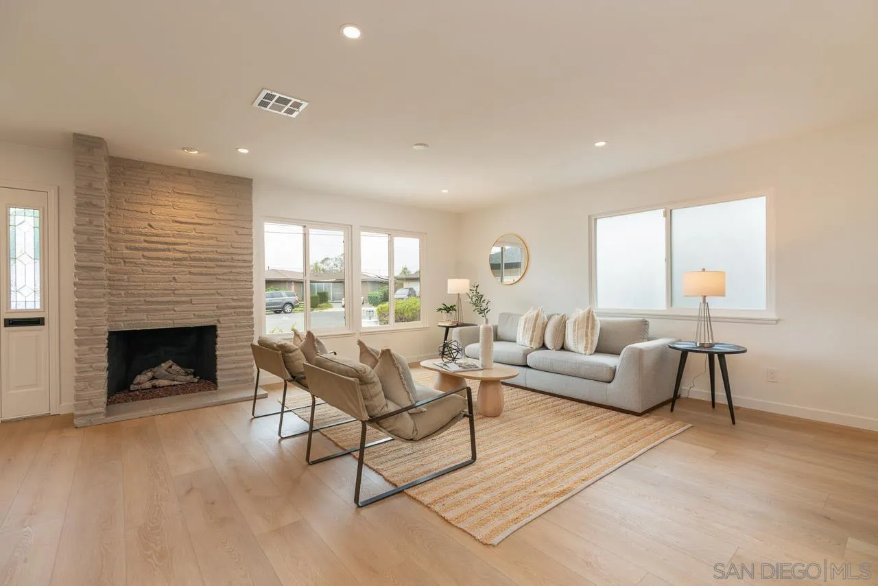 https://cdn.realtyfeed.com/cdn/127/260014967/88207438392995da09c4cbacc88af8a3.webp