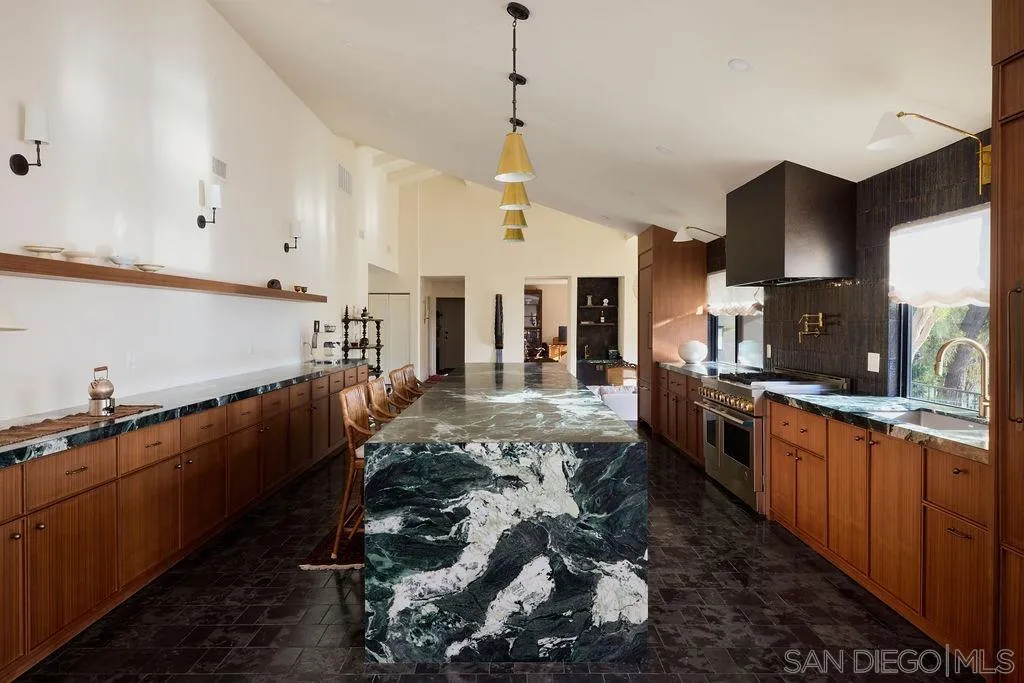 https://cdn.realtyfeed.com/cdn/127/260014974/2dc31597d048d40dabc660e346d4cb87.webp