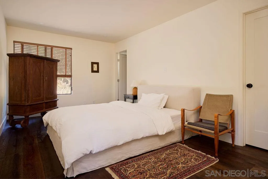 https://cdn.realtyfeed.com/cdn/127/260014974/e9266b2757e7d0834e3f3131549027b1.webp