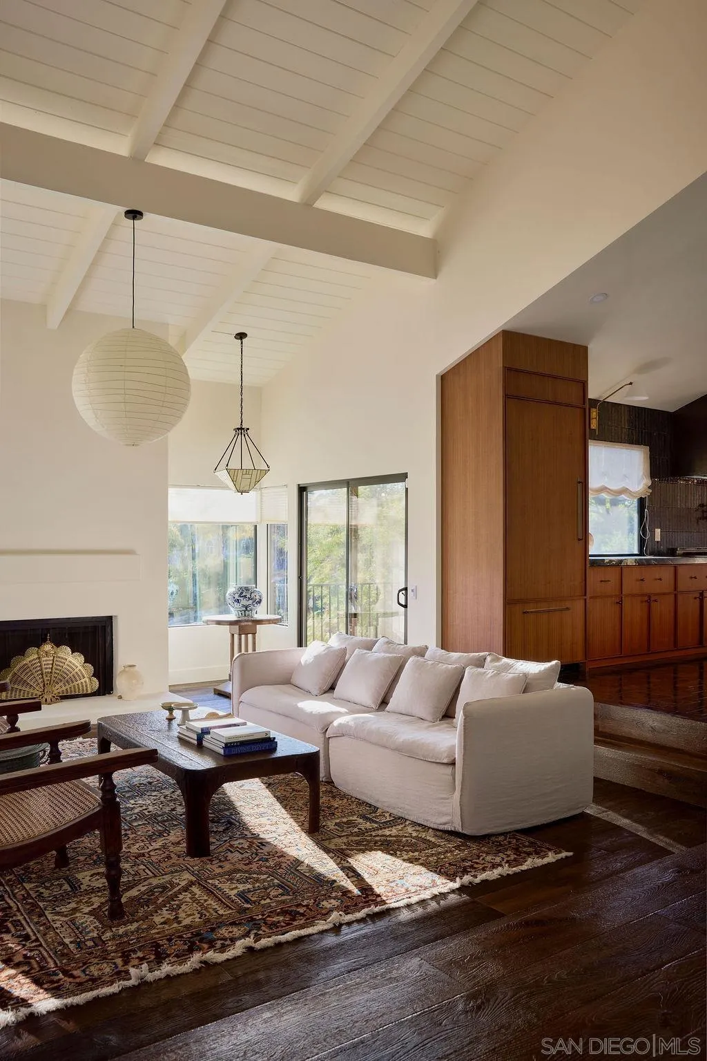 https://cdn.realtyfeed.com/cdn/127/260014974/e9d86c045008cf0b435a9989d7980bad.webp