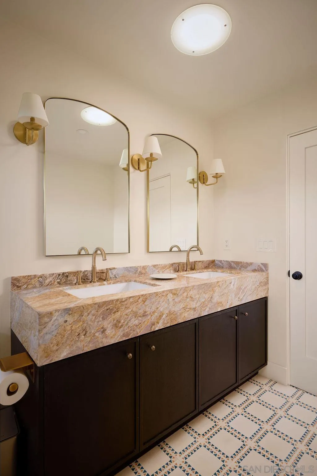 https://cdn.realtyfeed.com/cdn/127/260014974/f4890b73f18561d4b42dd8bfdf7d7dd3.webp