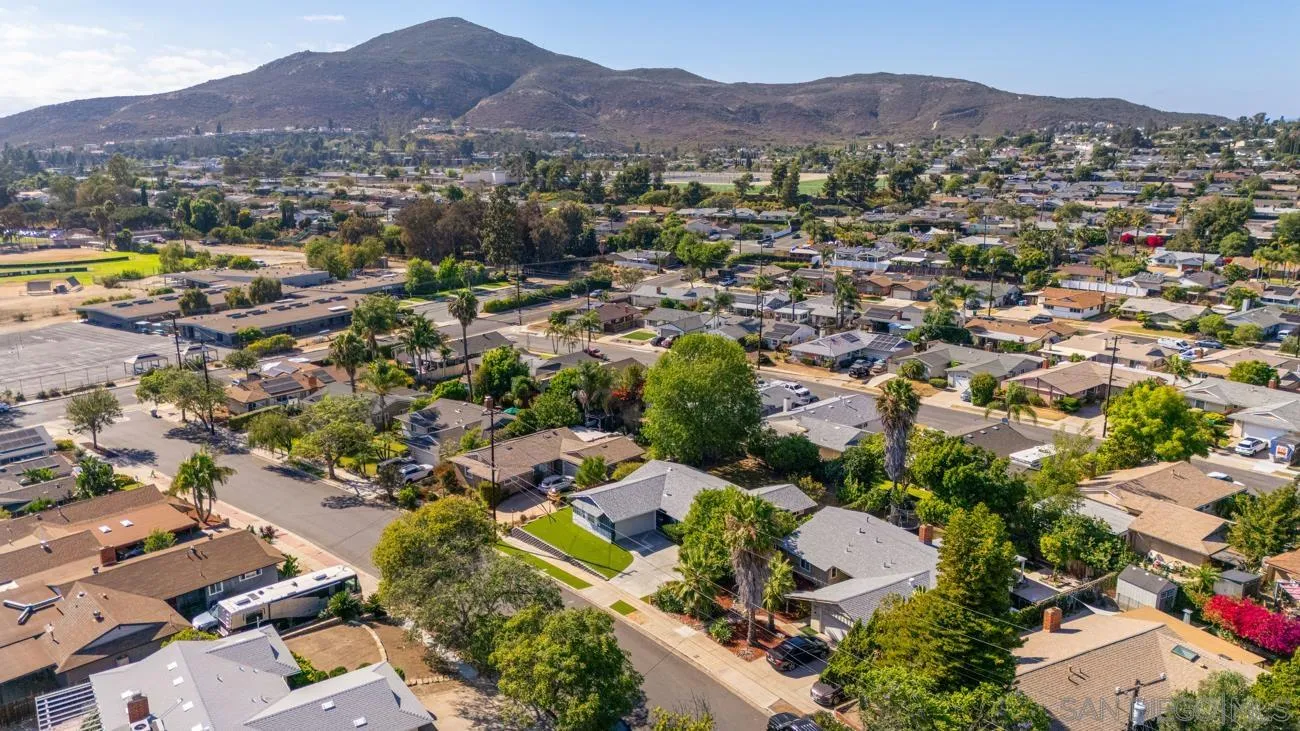 https://cdn.realtyfeed.com/cdn/127/260014976/345aee934e892dffbdeab69cb40321fb.webp
