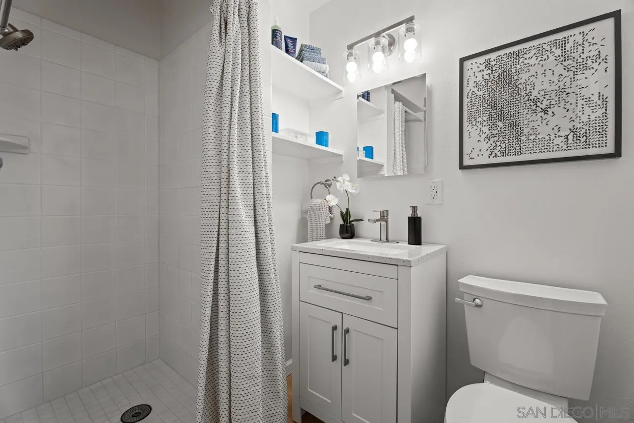 https://cdn.realtyfeed.com/cdn/127/260014976/f30b21f561c8c196836e2ce6b20e3e83.webp