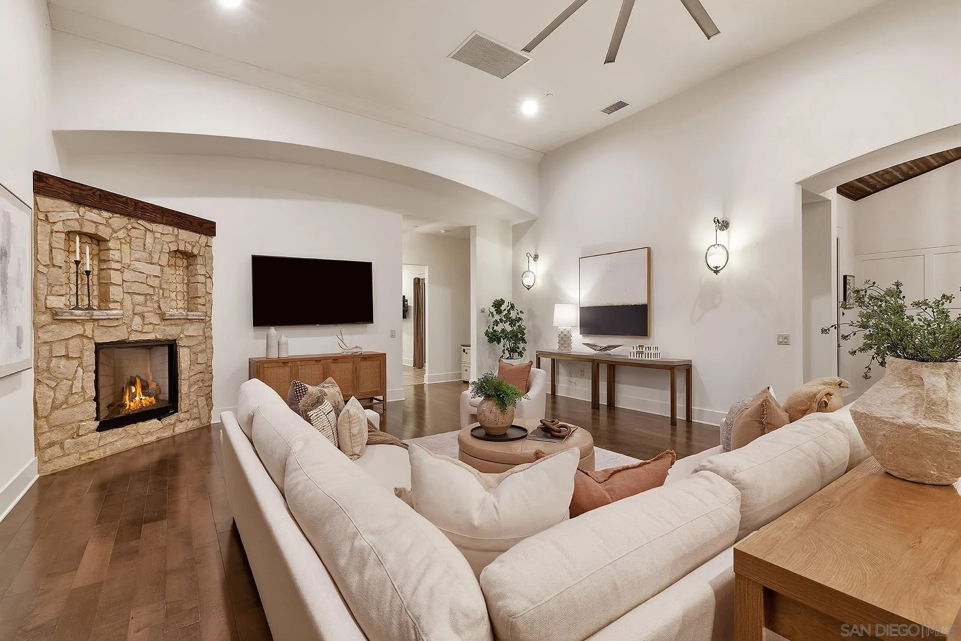 https://cdn.realtyfeed.com/cdn/127/260014977/0598ee84ed562ce9bc4a5630ce1b411a.webp