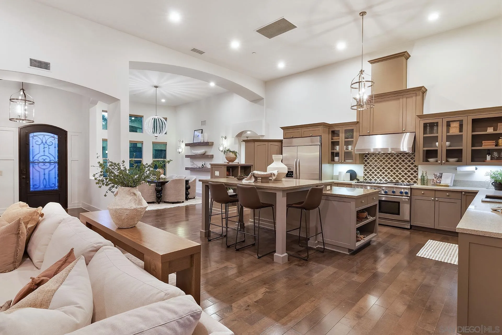 https://cdn.realtyfeed.com/cdn/127/260014977/674a178606e735f4bb77c551fbf39c2b.webp