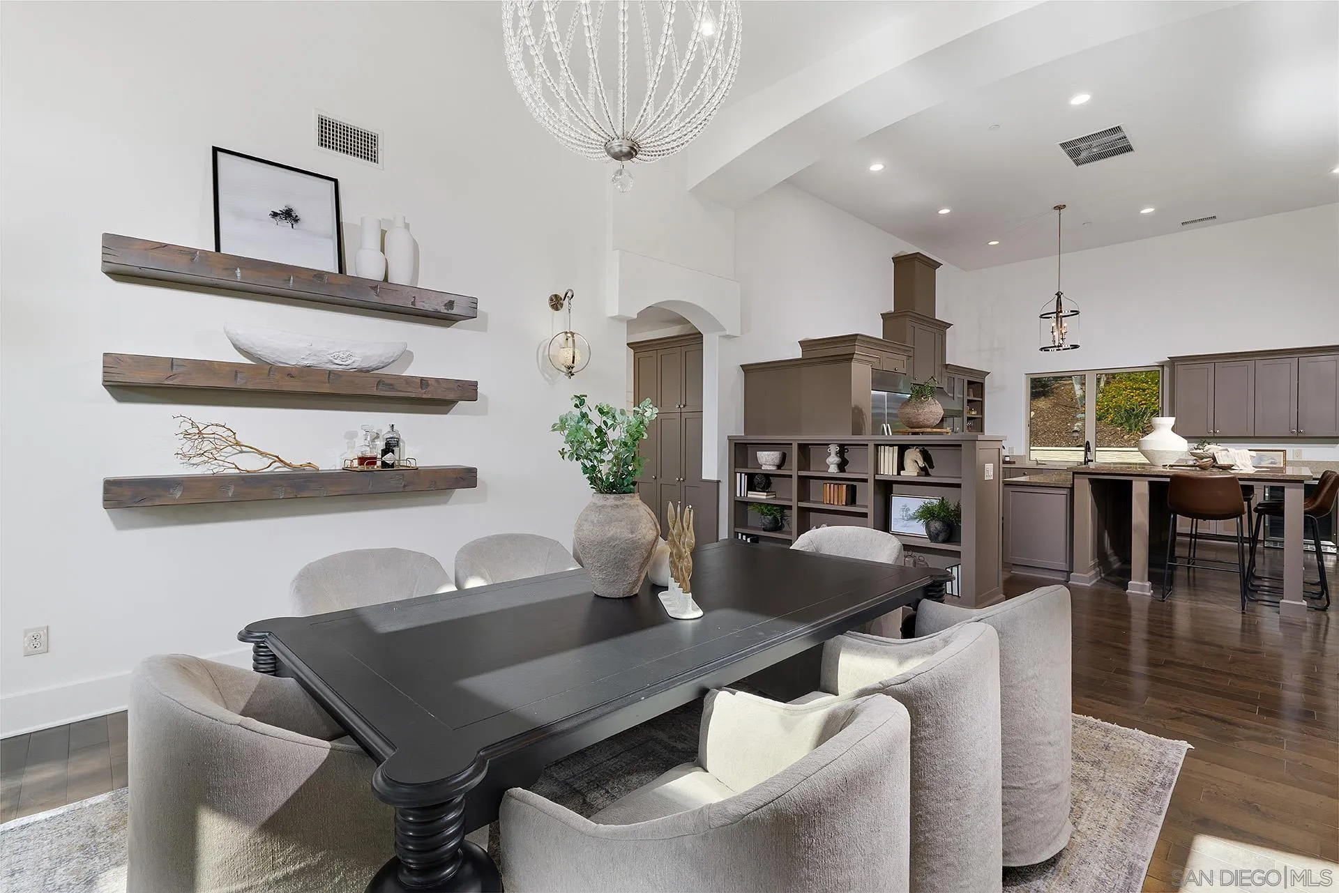 https://cdn.realtyfeed.com/cdn/127/260014977/7f56183fbc0ccd5f17f966408e63b7ed.webp