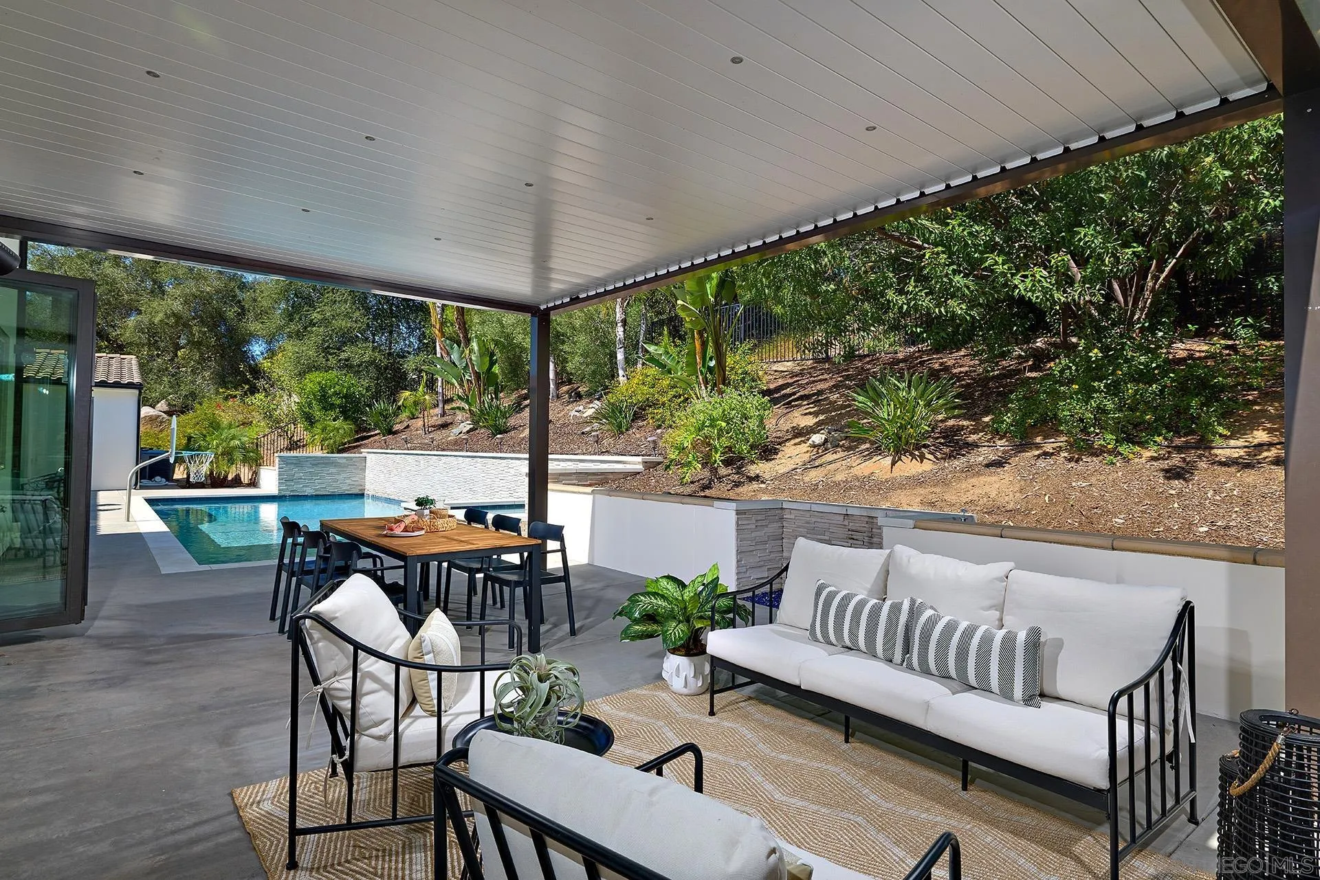 https://cdn.realtyfeed.com/cdn/127/260014977/8038db5eb546a7c2a1f582b9b7ae81d7.webp