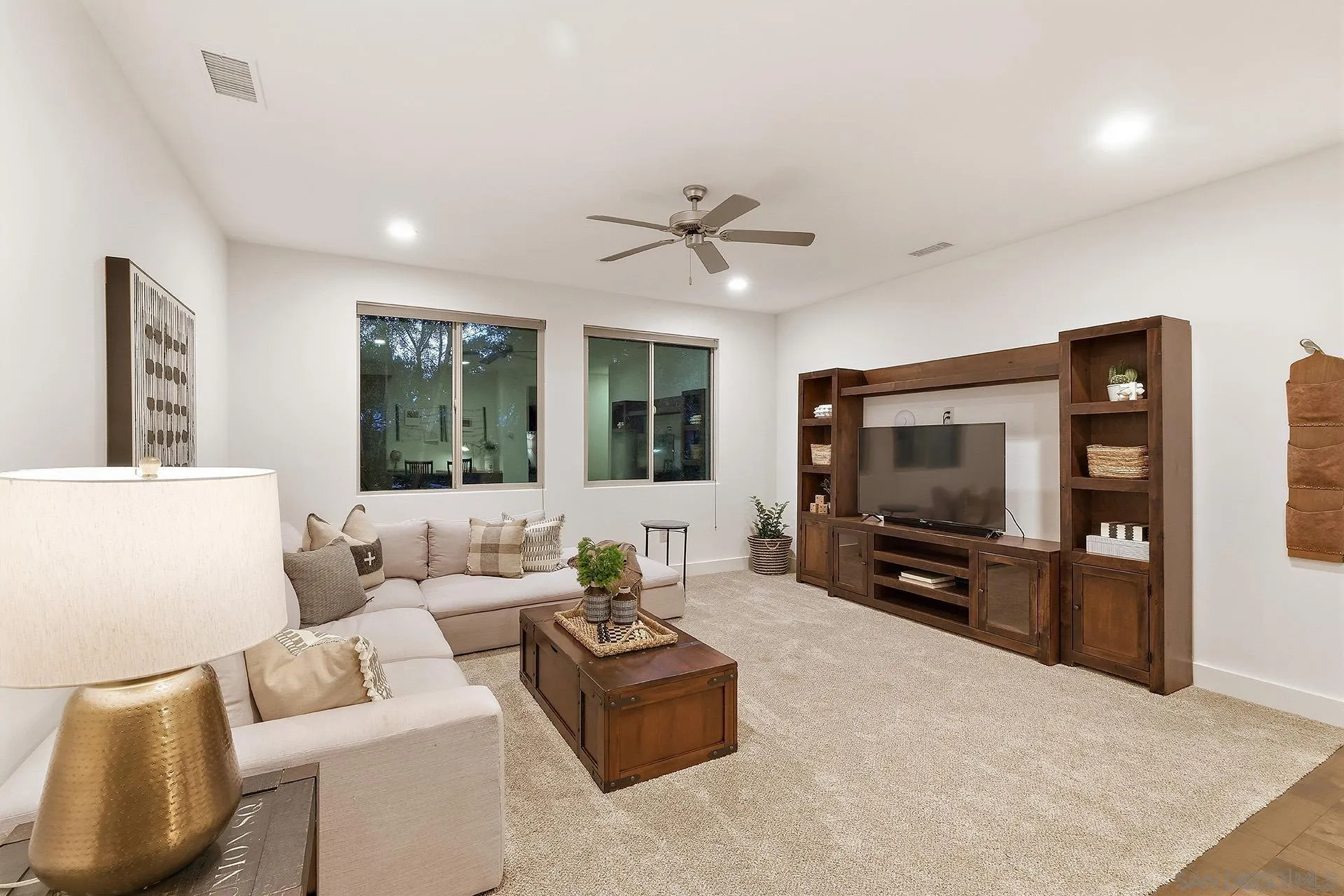 https://cdn.realtyfeed.com/cdn/127/260014977/91bb3c4b39d7c5be83f7ba2b2c633e68.webp