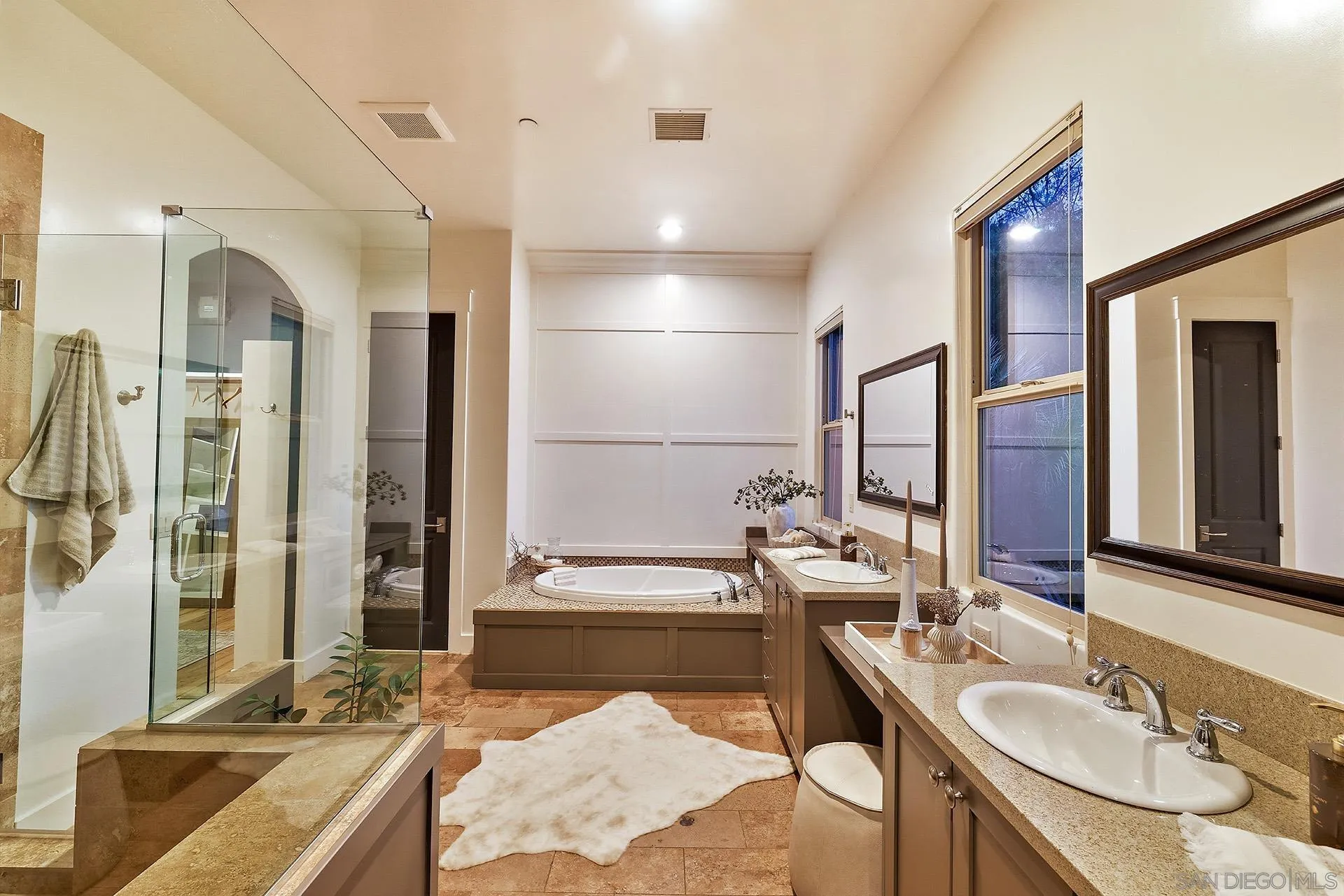 https://cdn.realtyfeed.com/cdn/127/260014977/baf323653c6e30e1f9f08e1deaff648f.webp