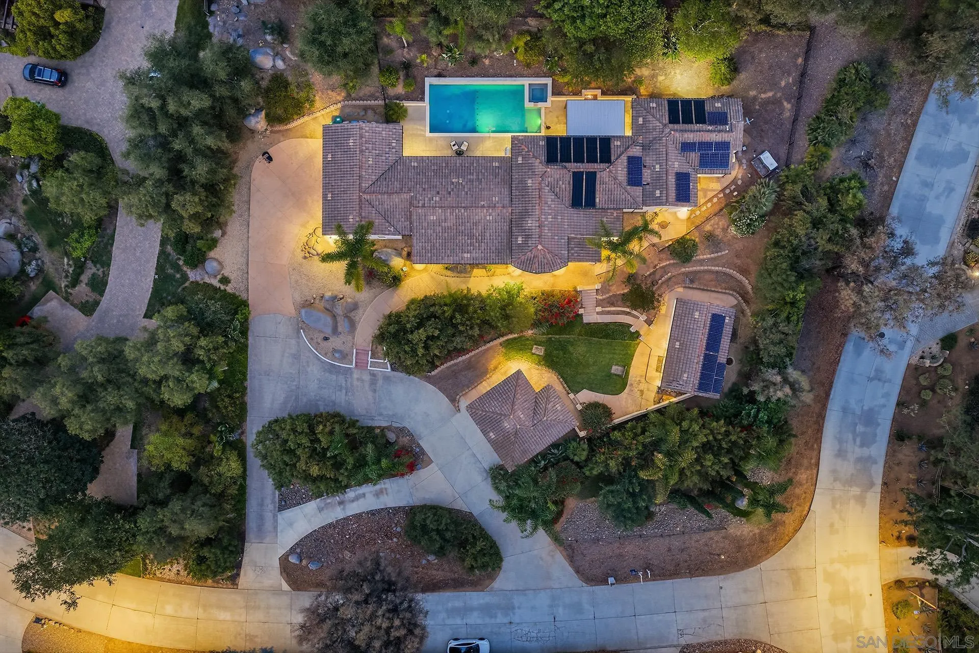 https://cdn.realtyfeed.com/cdn/127/260014977/bc616f0e554c5cafab275f16a1c4b0dd.webp