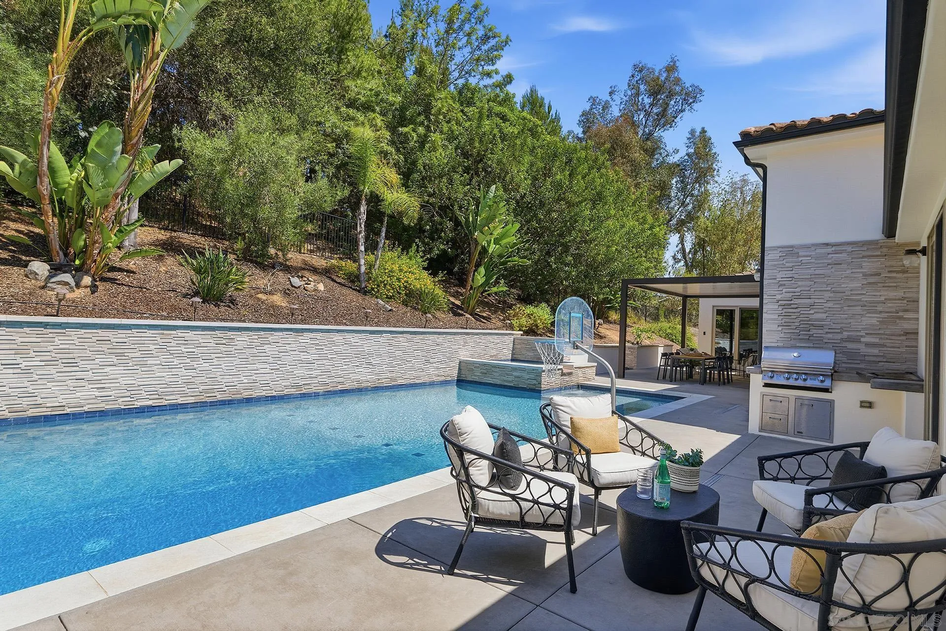 https://cdn.realtyfeed.com/cdn/127/260014977/dff7a16943b51f42eda0d15333a503f7.webp
