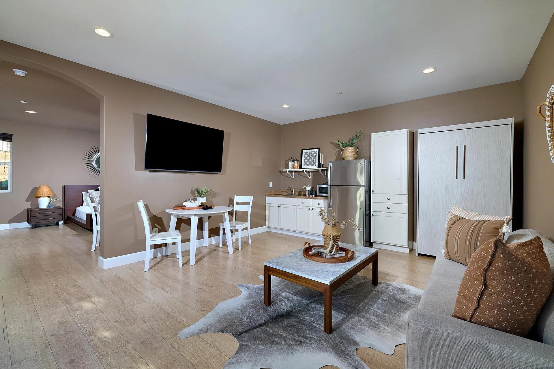 https://cdn.realtyfeed.com/cdn/127/260014977/f0c158a79c2b7dc56f9cc62e472c14a9.webp