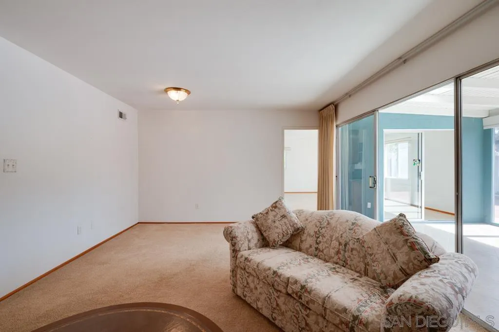 https://cdn.realtyfeed.com/cdn/127/260014979/25b4098cb173fd553fd491c3e15ce542.webp