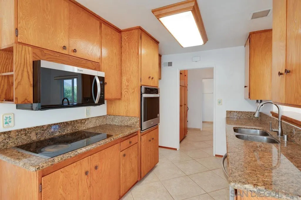 https://cdn.realtyfeed.com/cdn/127/260014979/3307397baa17dbce9b53a43369df2f76.webp